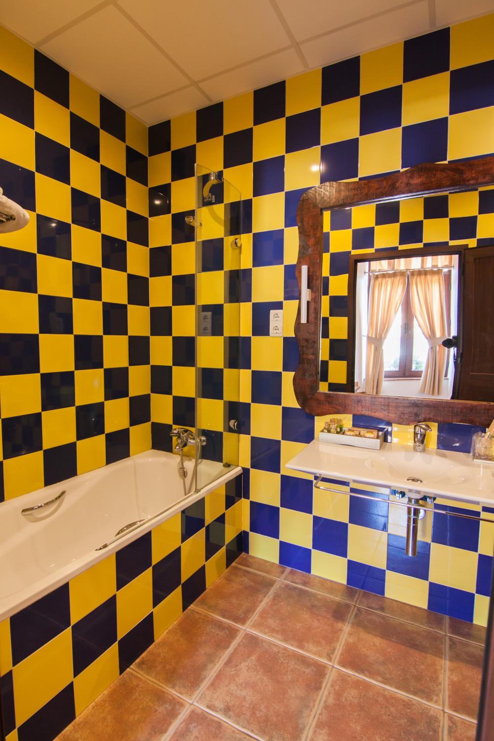 Standard Double or Twin Room - Photo 4