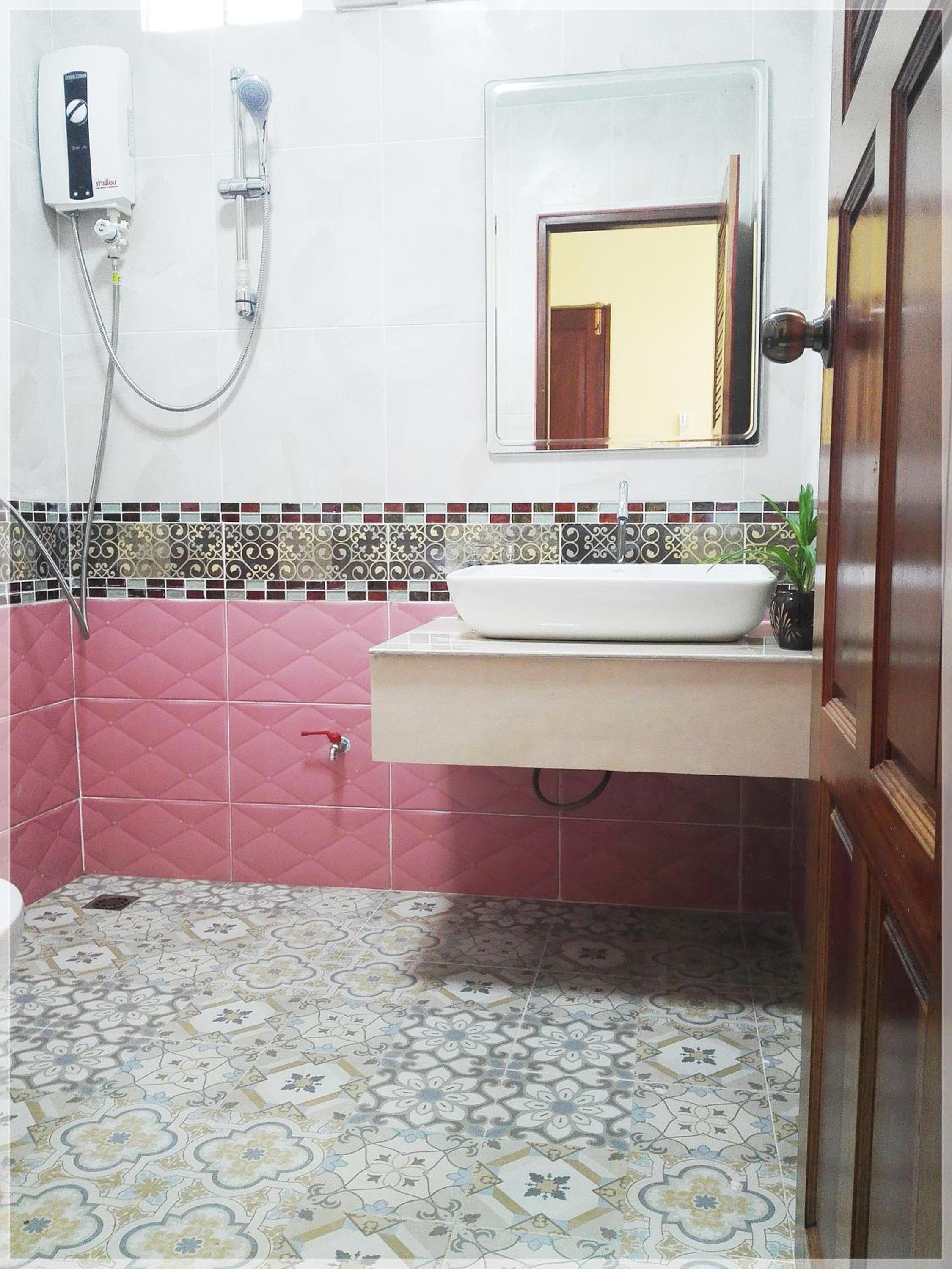 Standard Queen Room - Photo 4