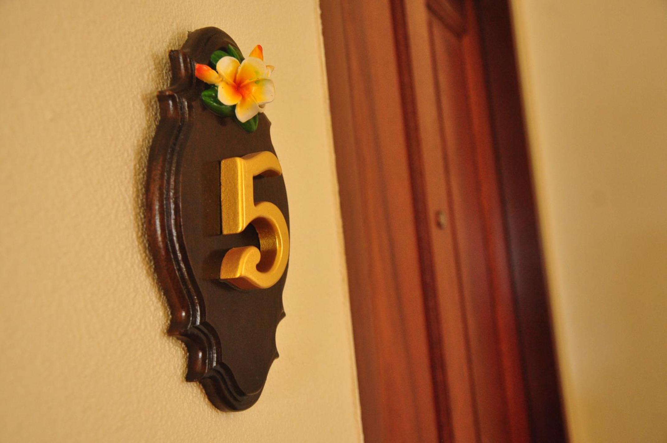 Standard Queen Room - Photo 3