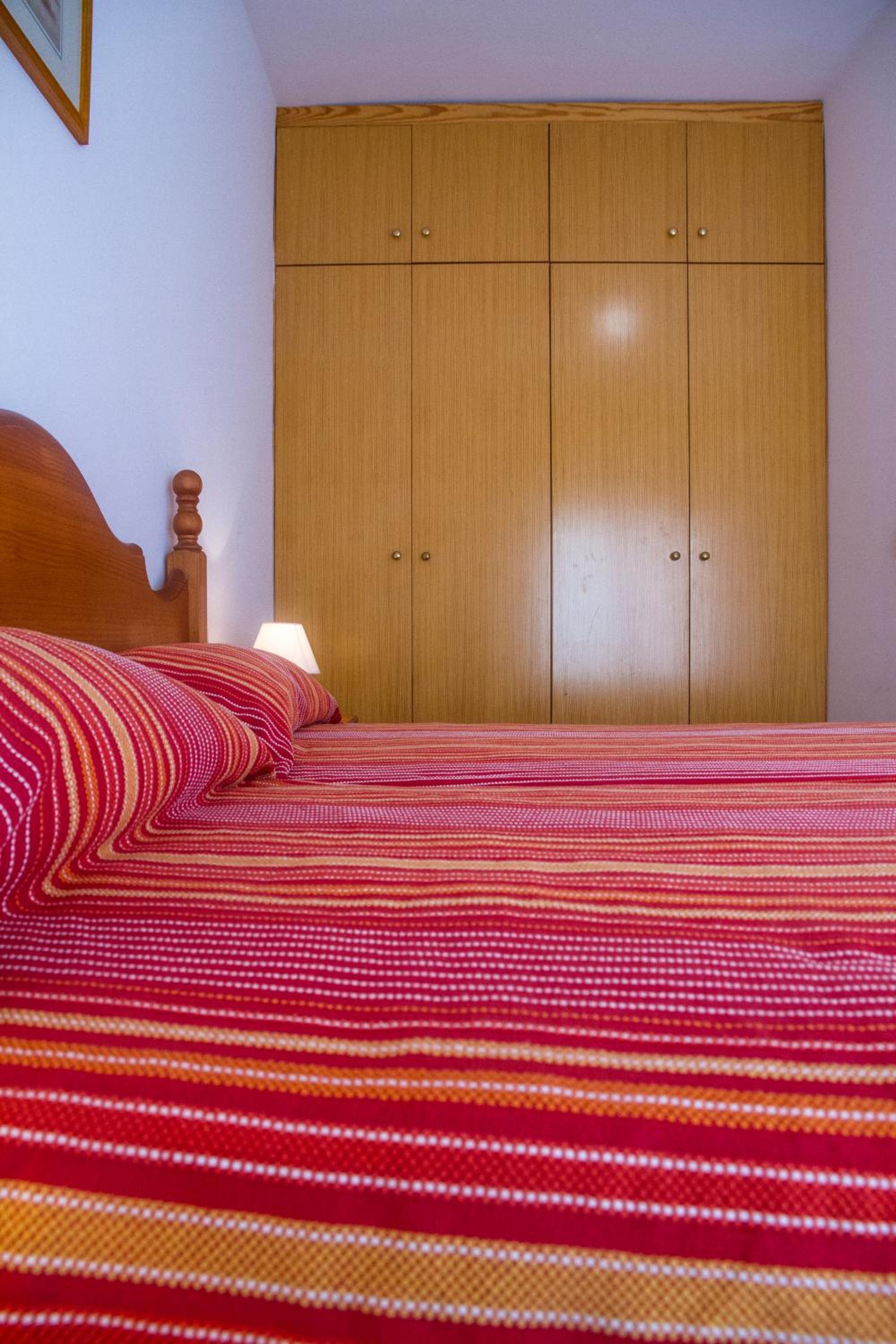 Apartamento de dos habitaciones con balcón