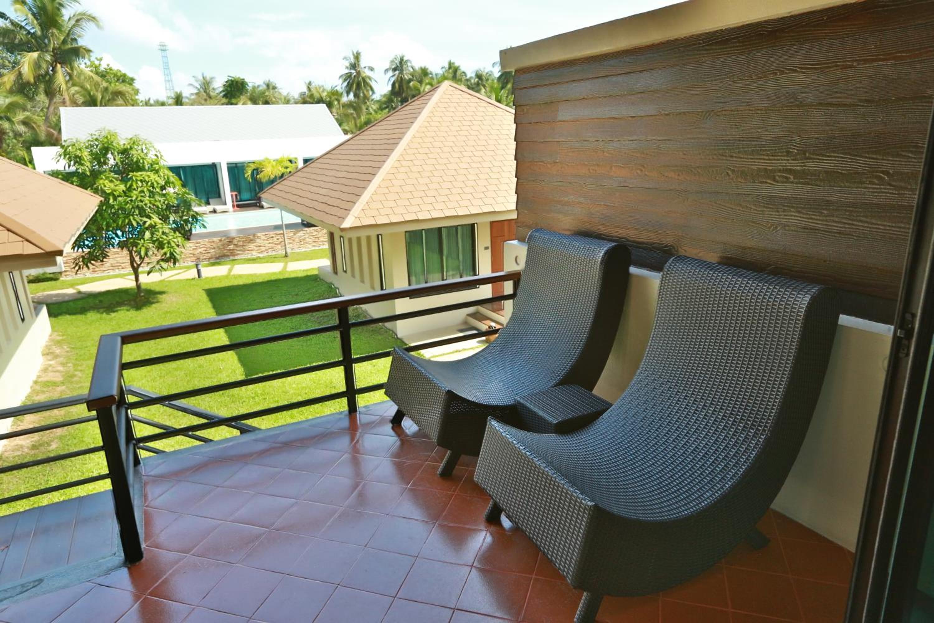 Family Villa with Pool View