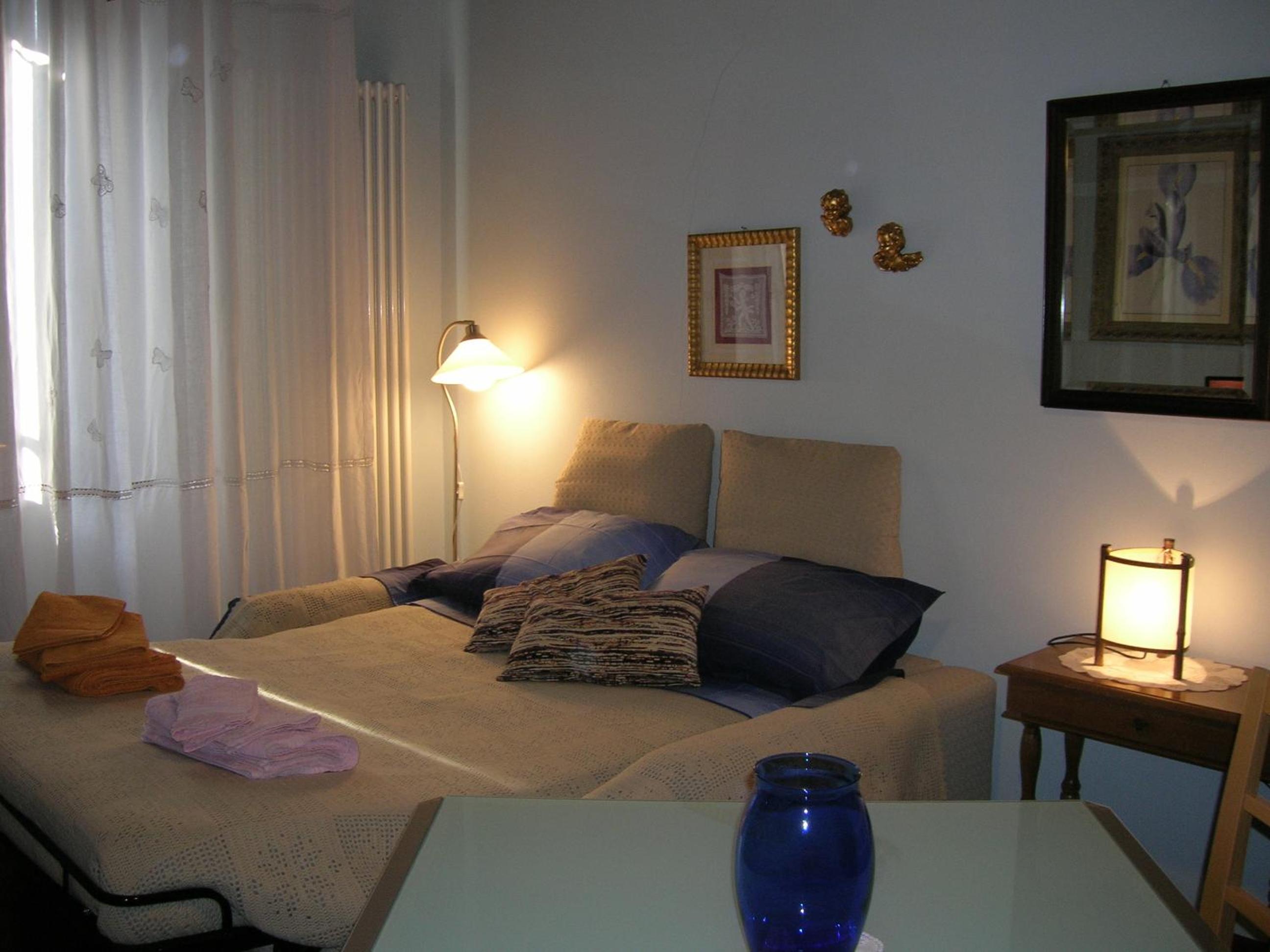 Studio with Sofa Bed - Photo 4