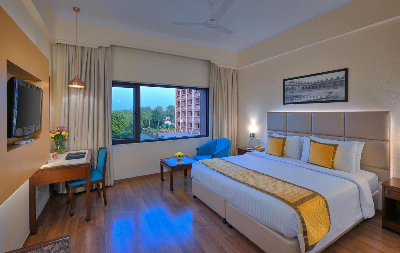Superior King Room