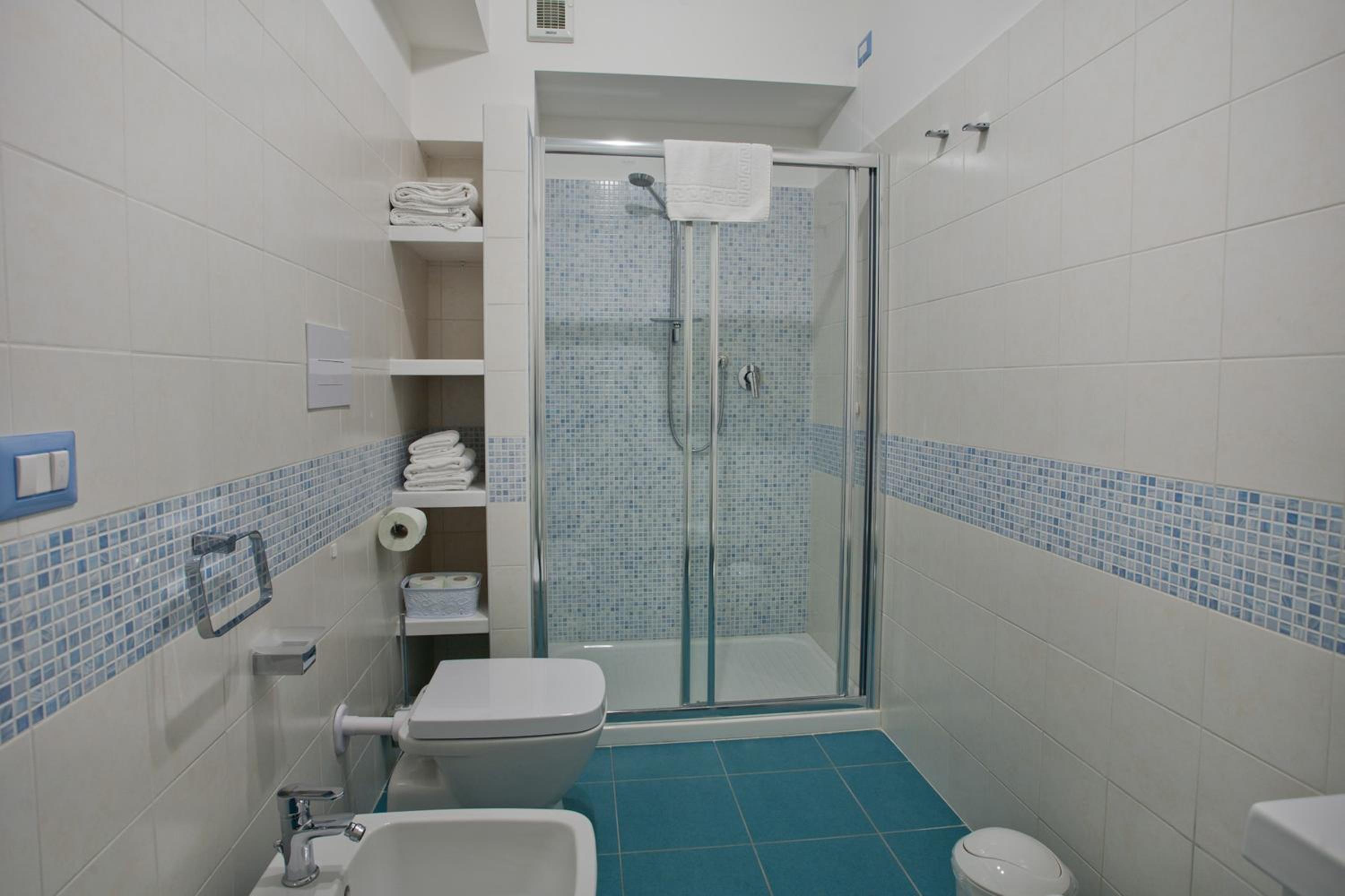 Double or Twin Room with Sea View - Photo 2