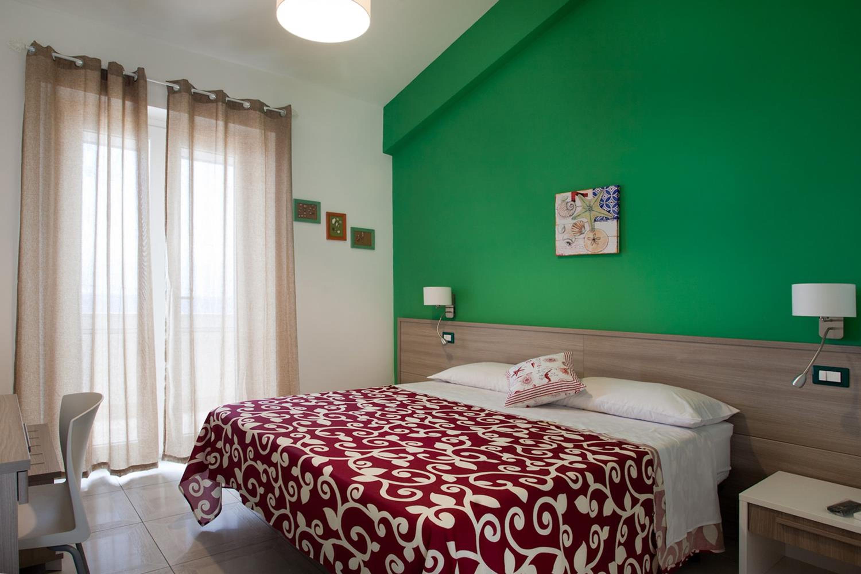 Double or Twin Room with Sea View - Photo 5