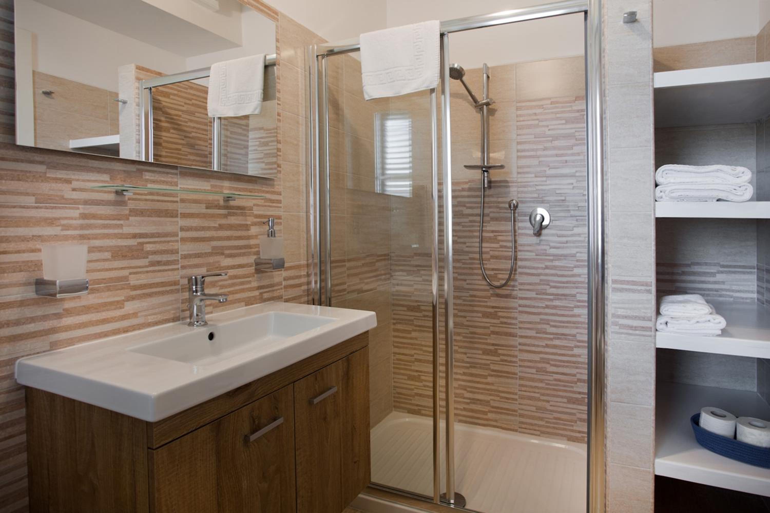 Comfort Quadruple Room - Photo 6