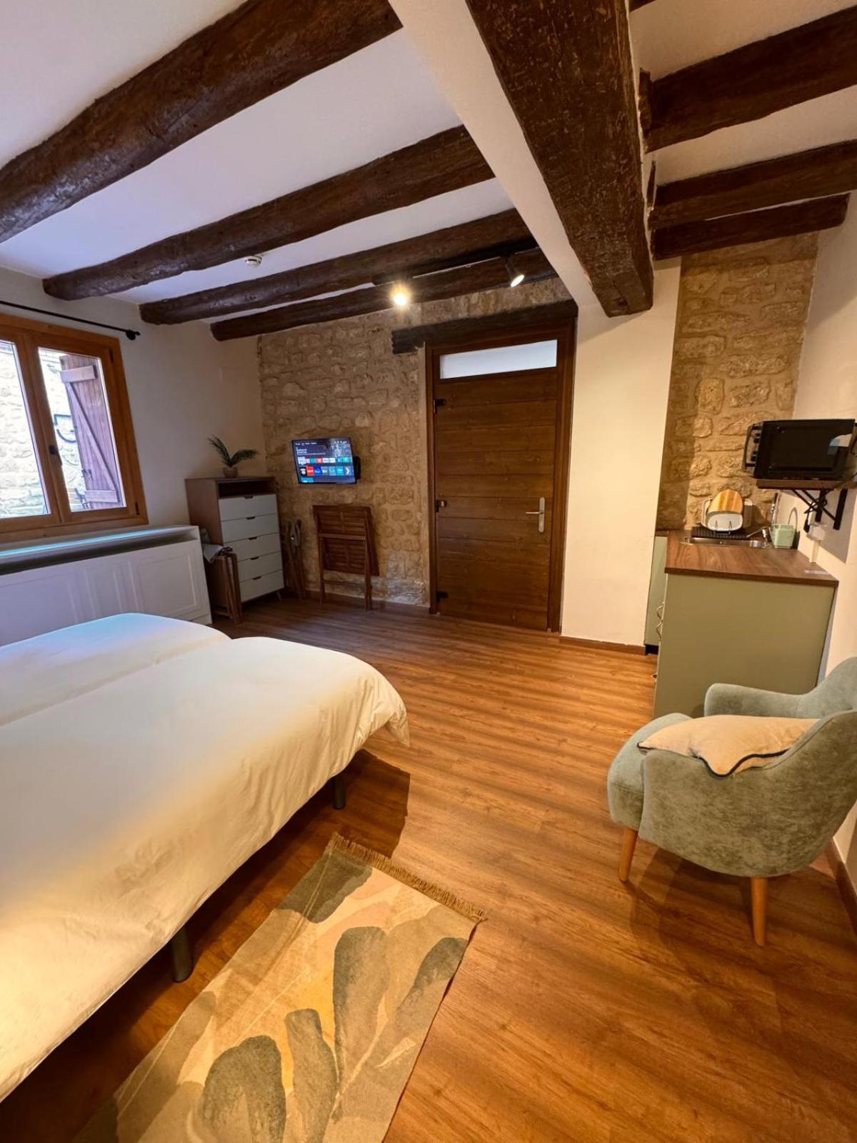 Double Room - Disability Access photo 3
