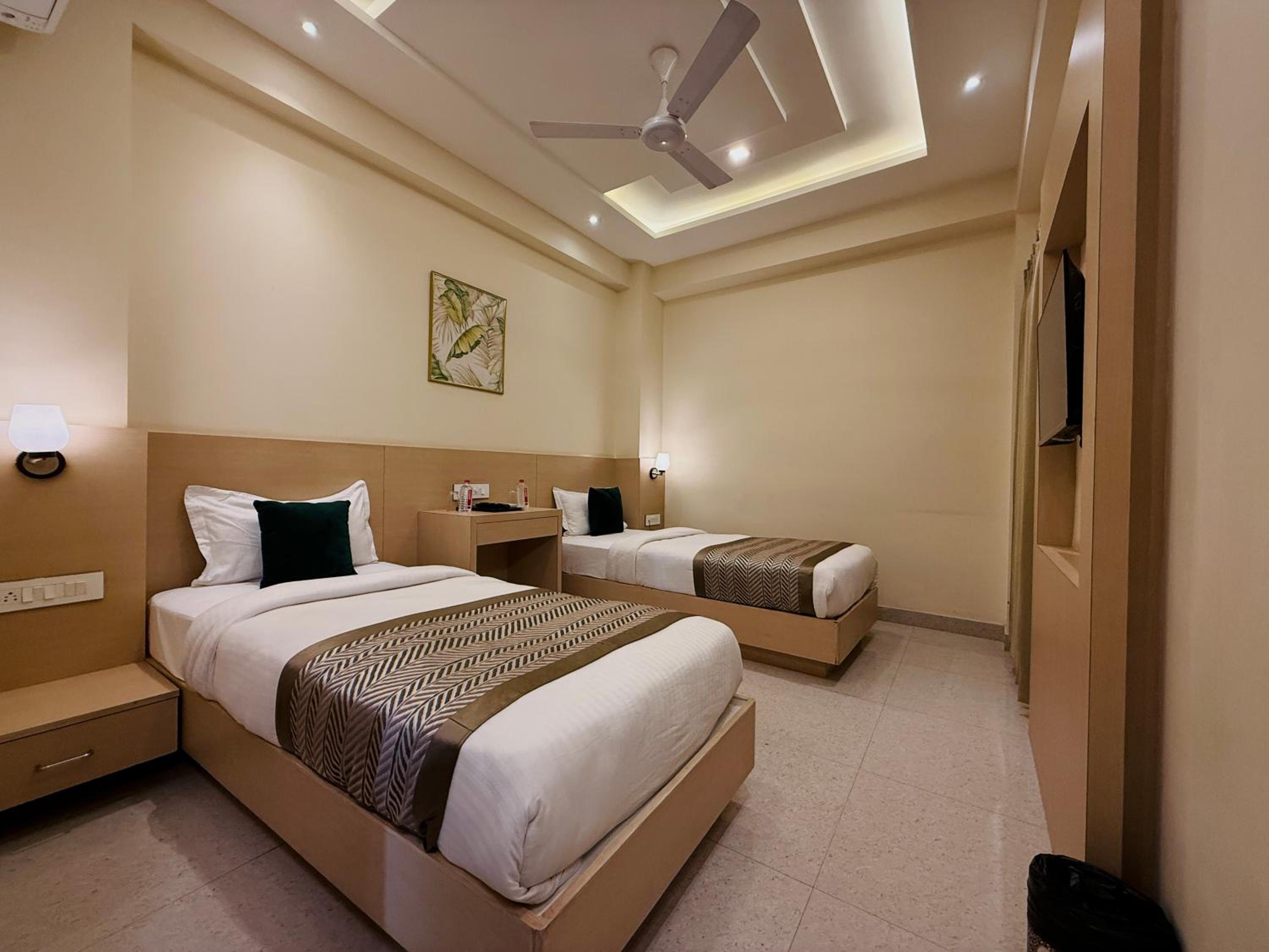Deluxe Twin Room - Photo 7