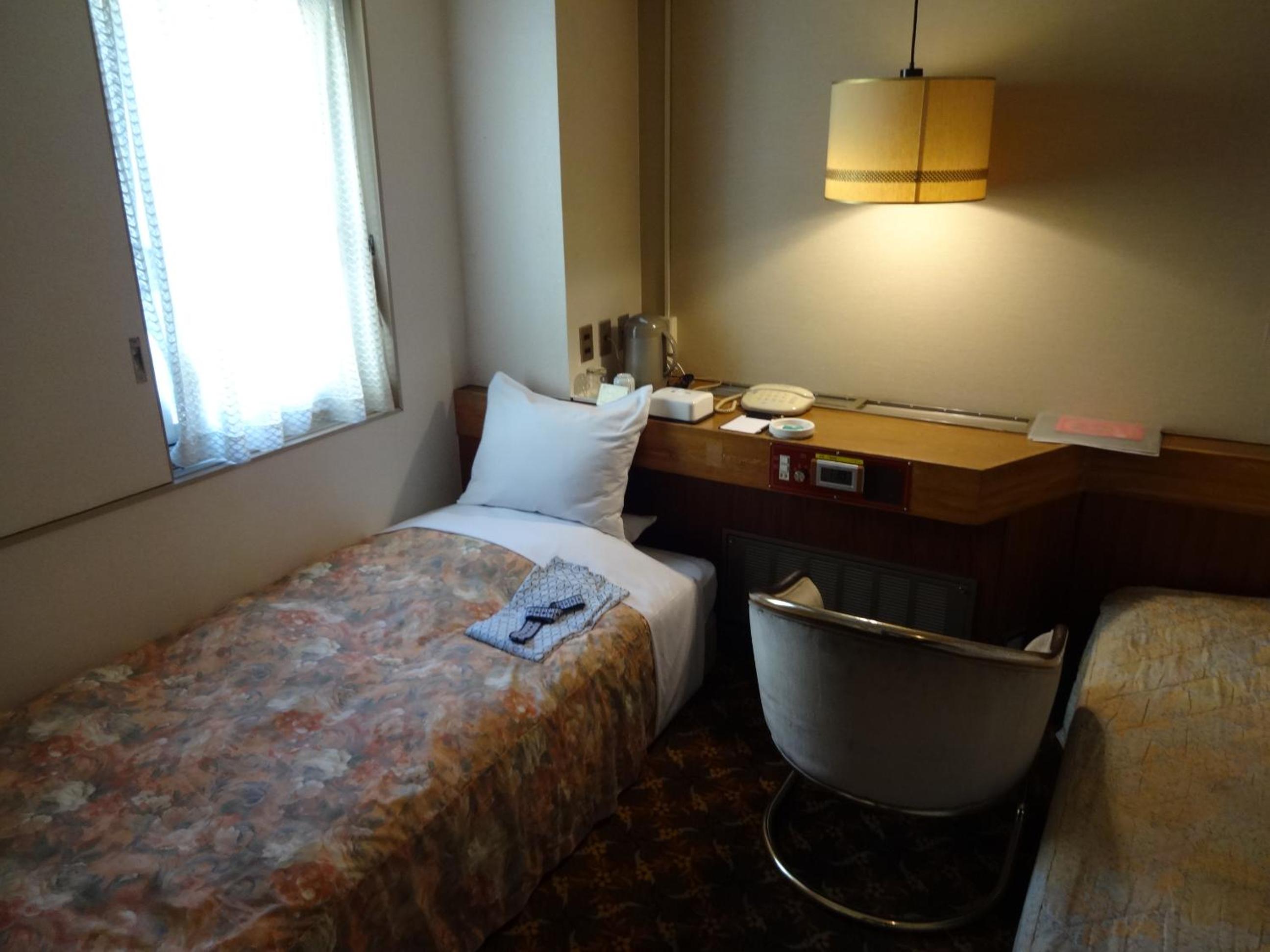 Twin Room - Non-Smoking photo 2