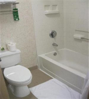 Studio - 1 King Bed - Non Smoking - Photo 3
