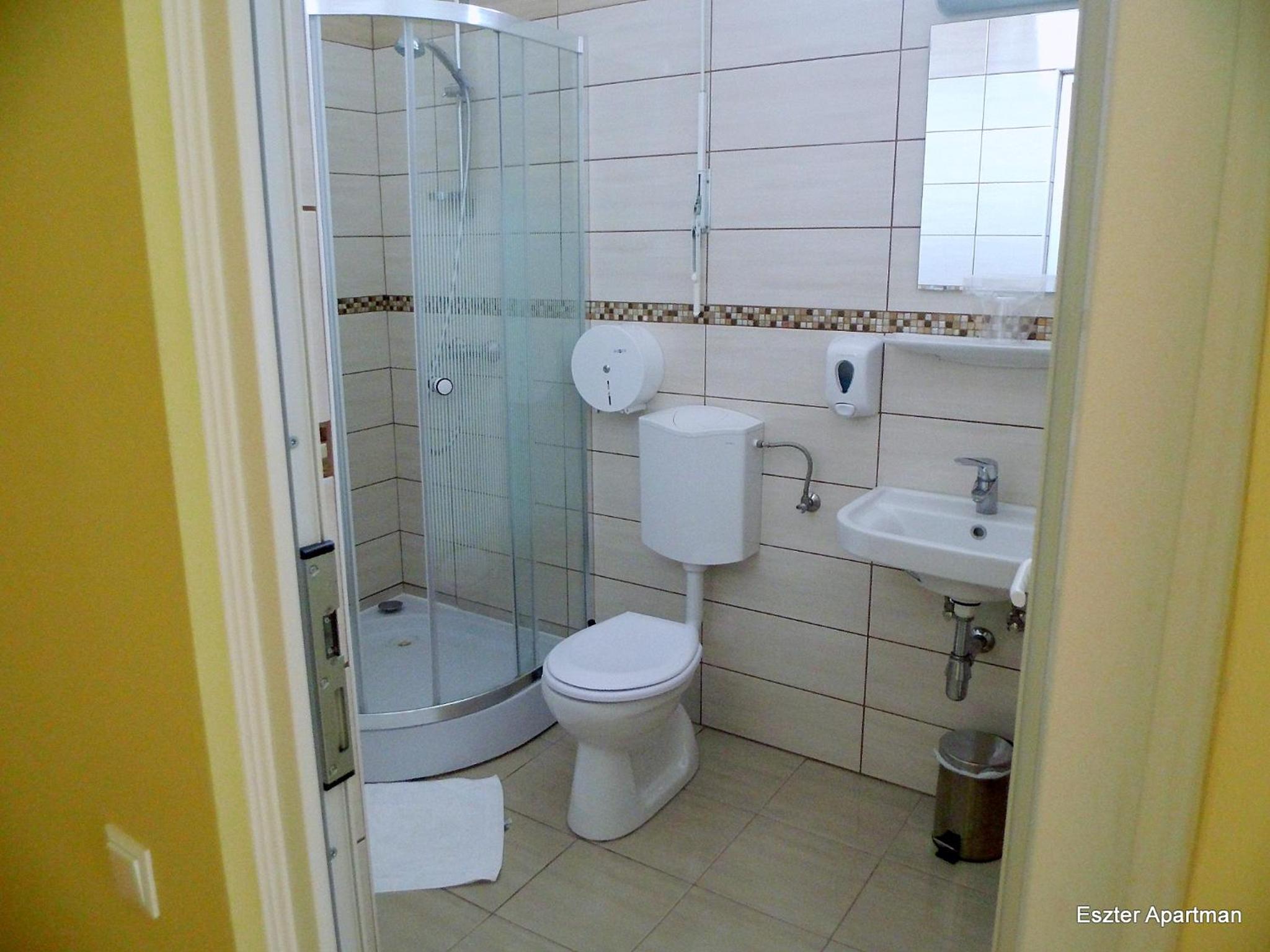 Apartment with Shower - Photo 5