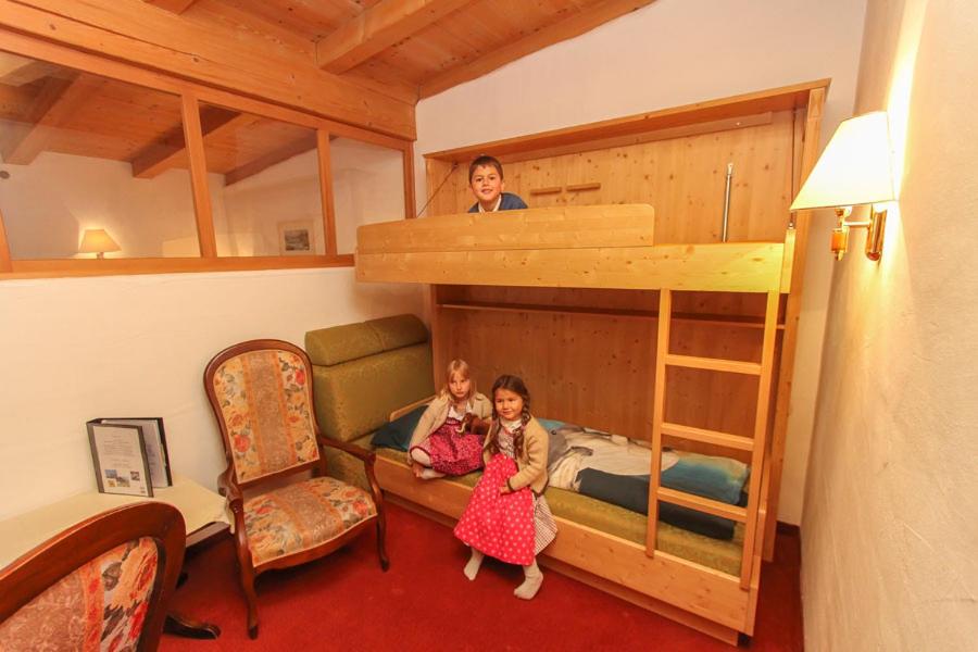 Family Studio photo 2