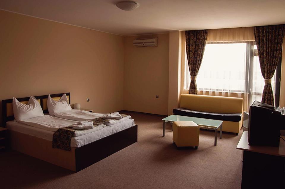 Large Double Room photo 3