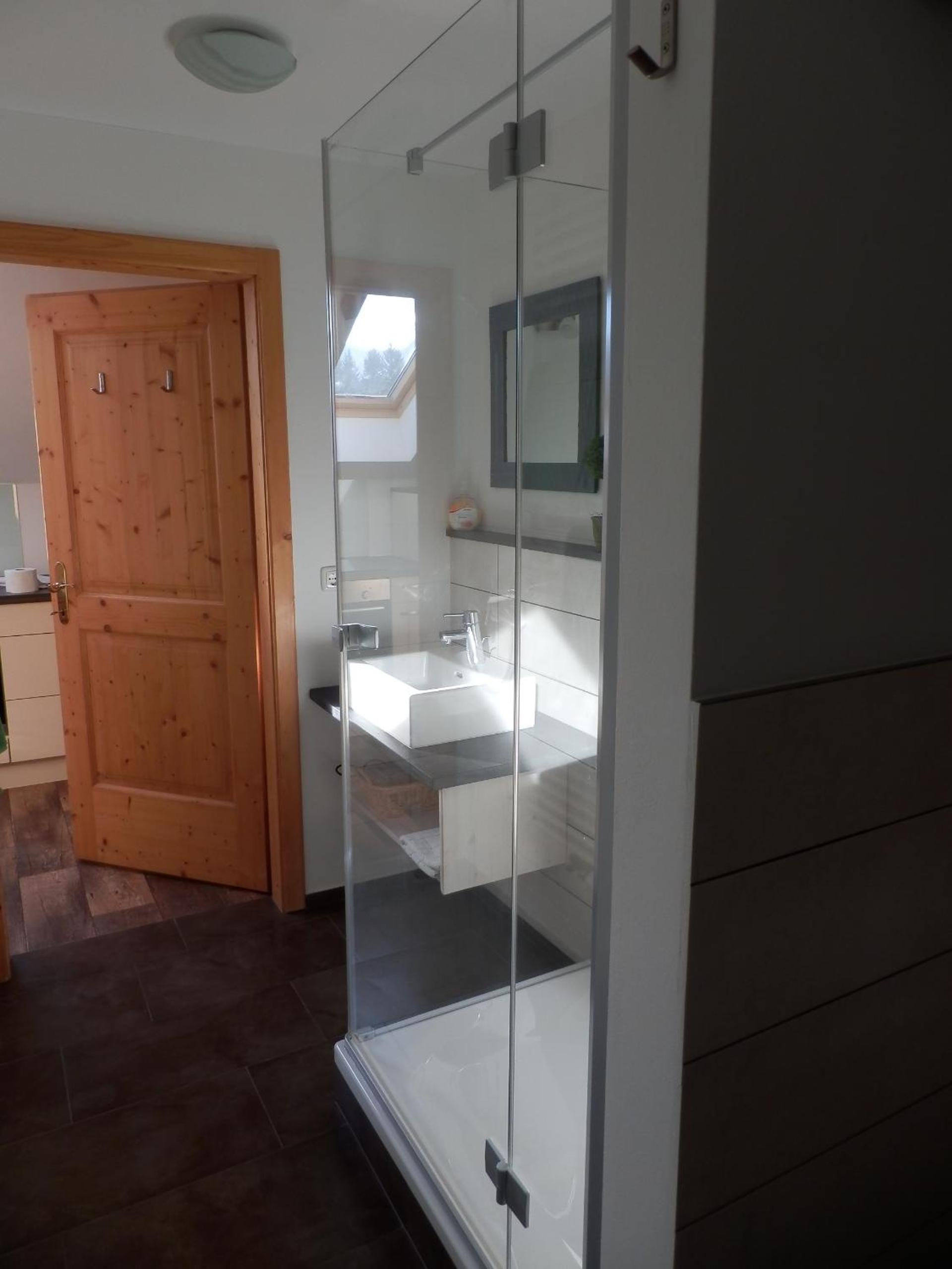 One-Bedroom Apartment with Mountain View photo 3