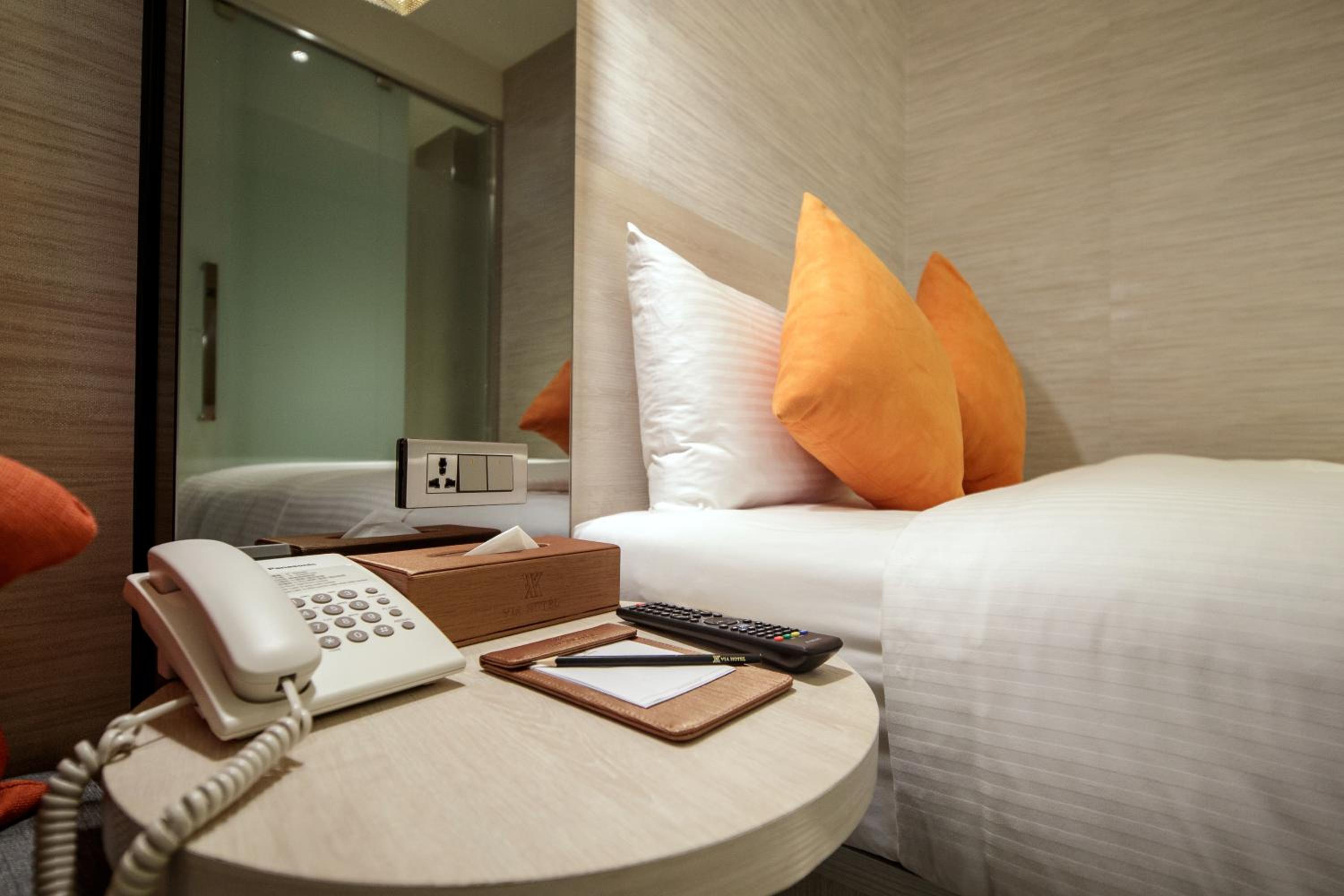 Standard Double Room - No Window photo 2