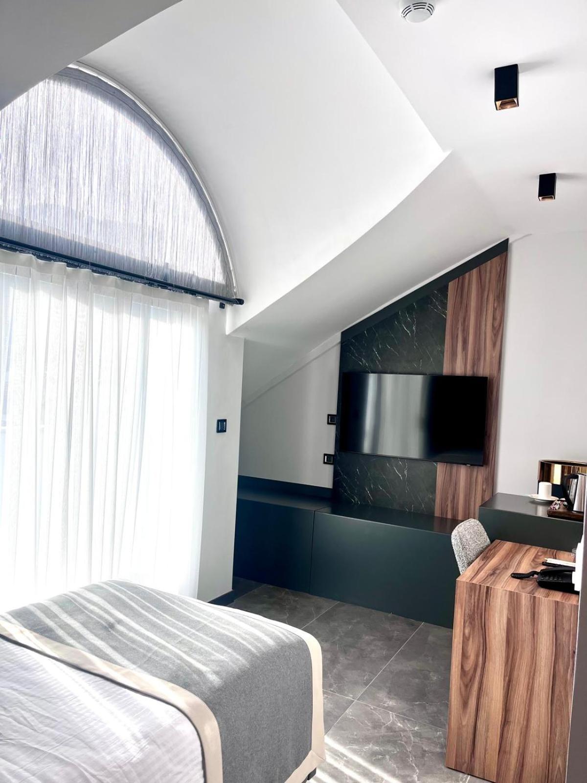 Standard Single Room with Mountain View
