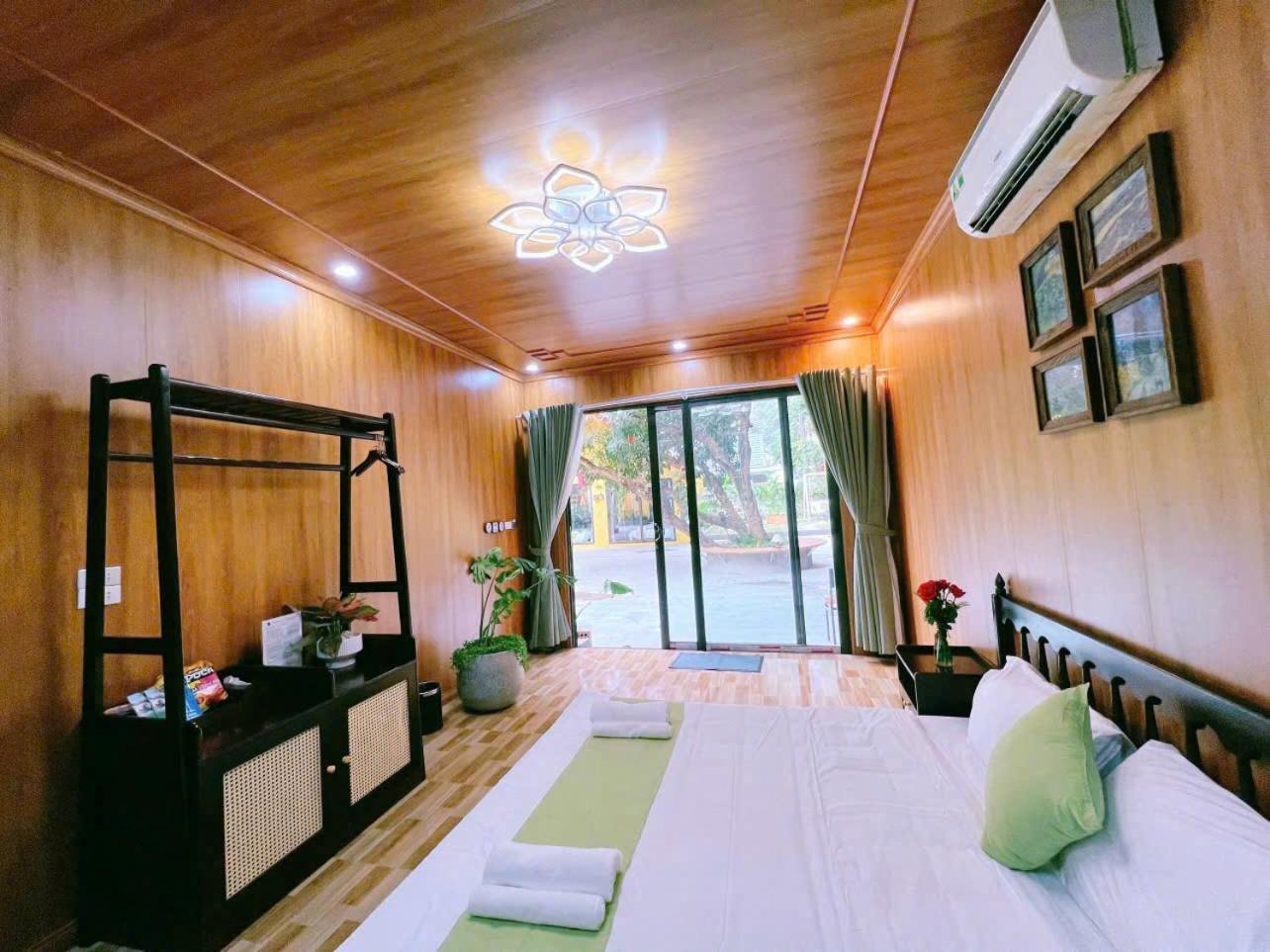 Queen Room photo 3