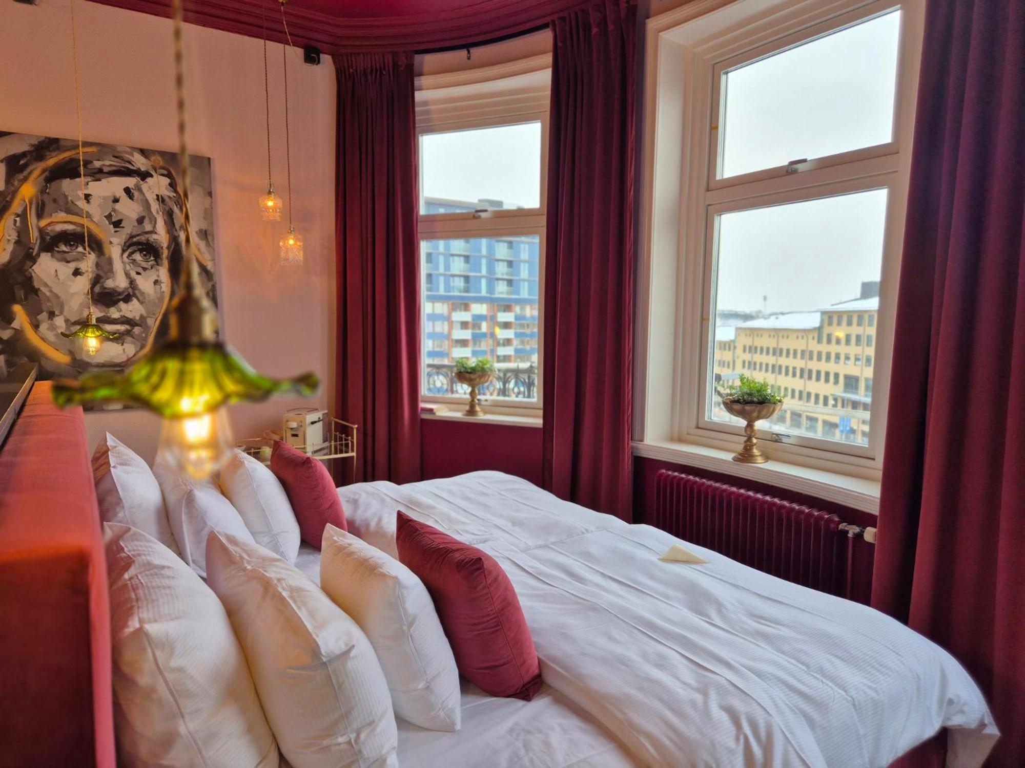 Double Royal City View - Photo 1