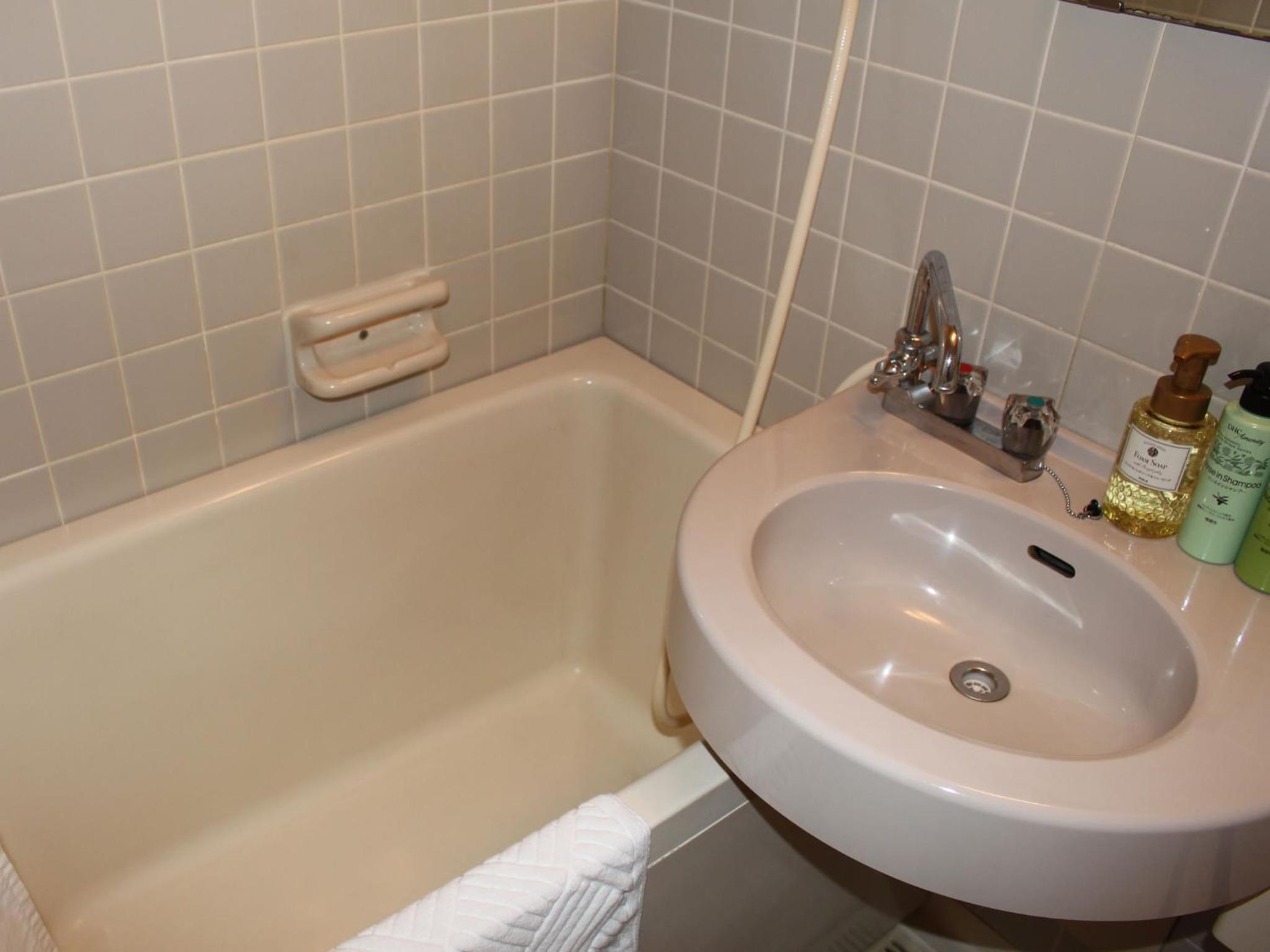 Small Double Room - Smoking photo 2