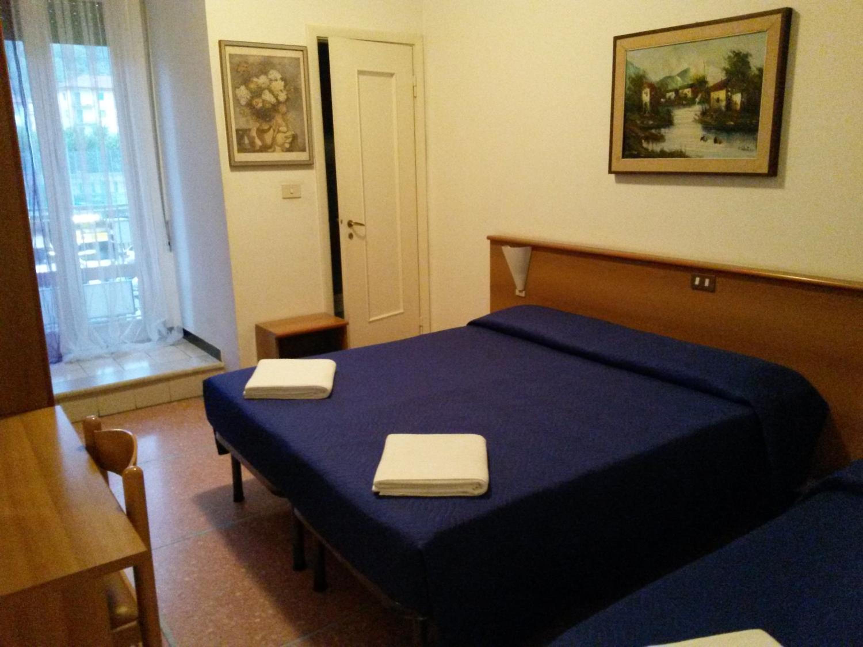 Standard Double or Twin Room - Photo 1
