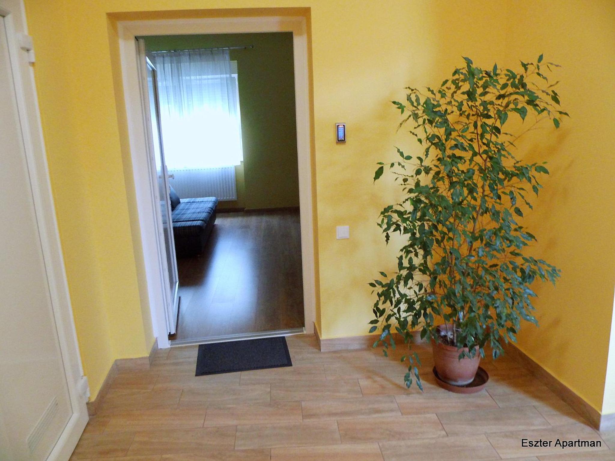 Apartment with Shower - Photo 6