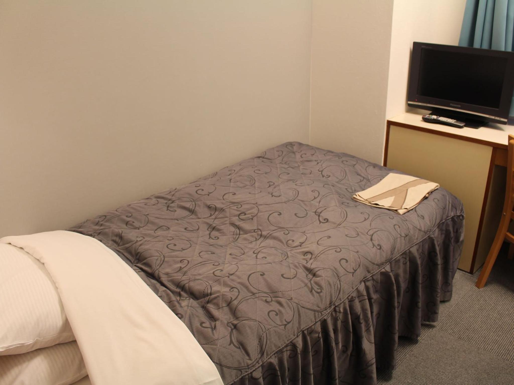 Single Room - Smoking photo 2