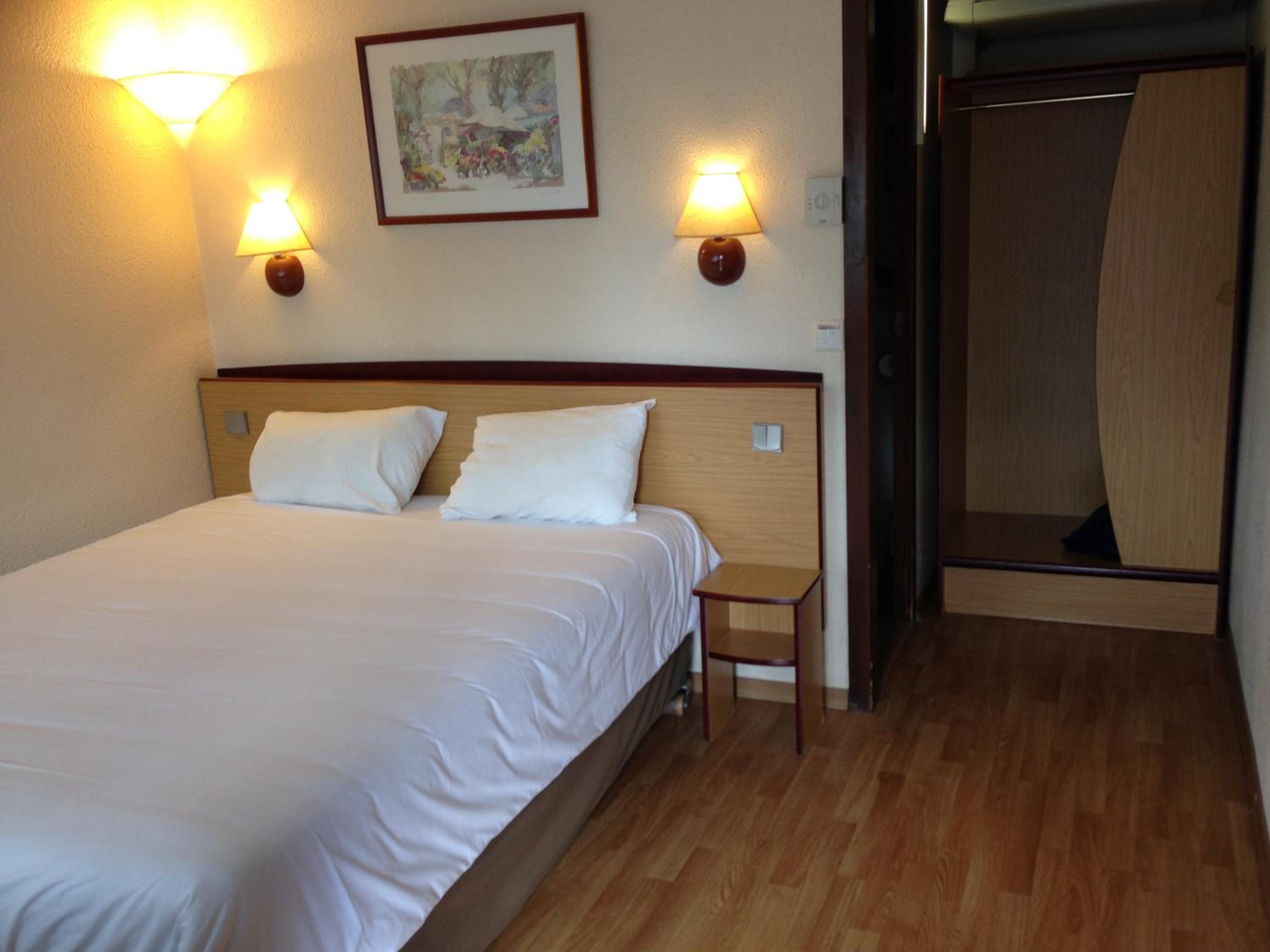 Double Room - Photo 2