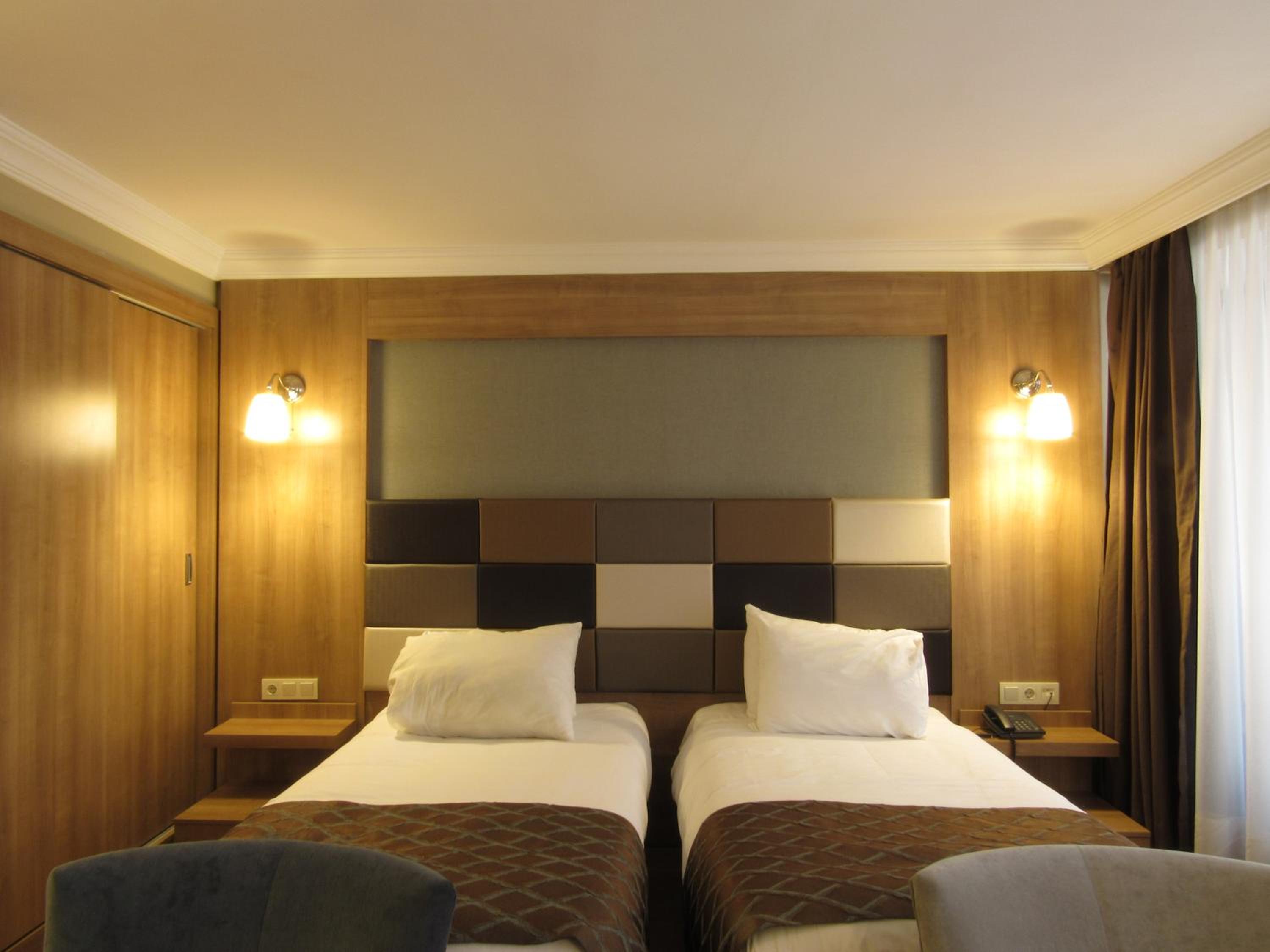 Standard Double or Twin Room photo 1