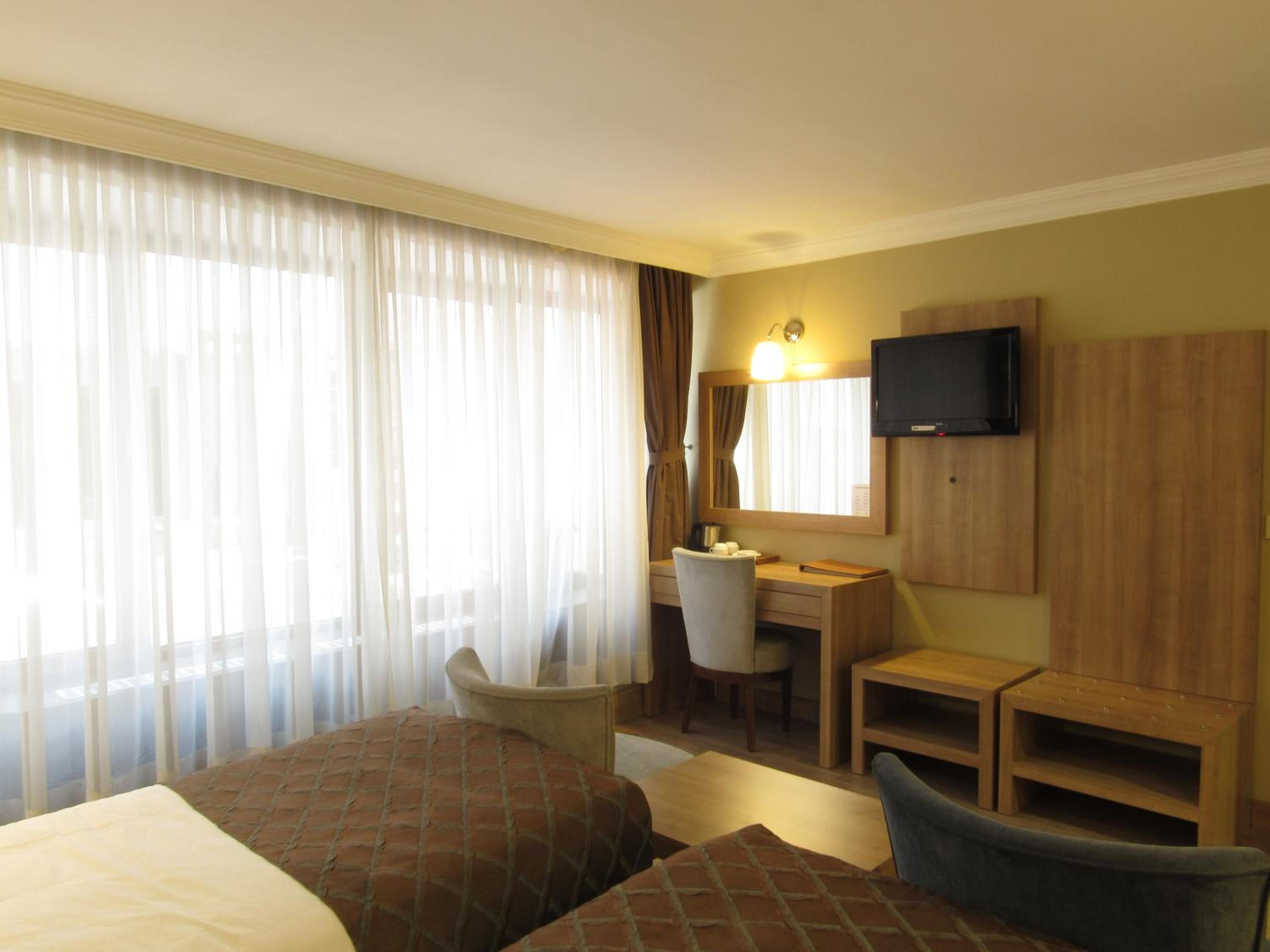 Standard Double or Twin Room photo 3
