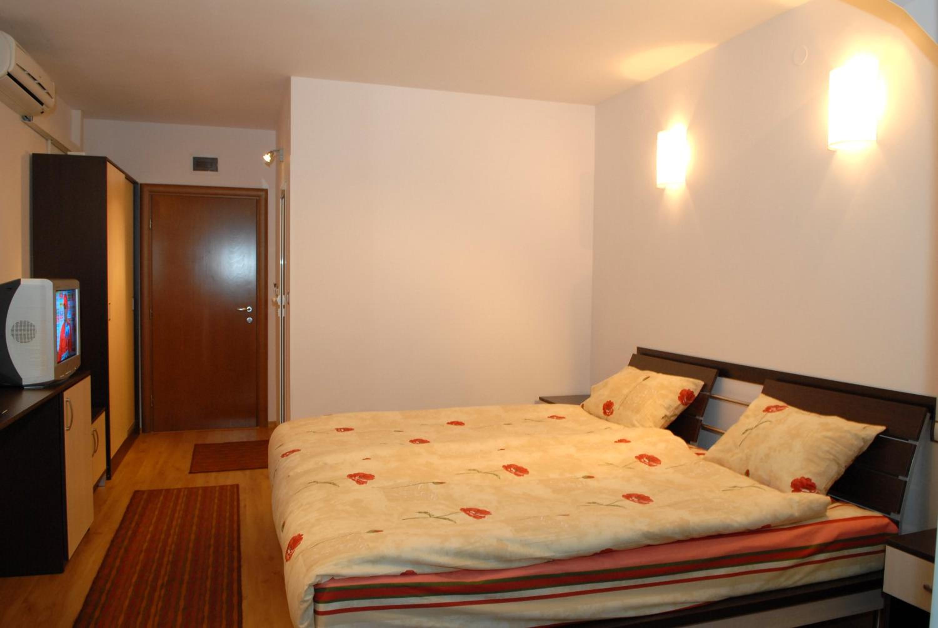 Double or Twin Room - Photo 3