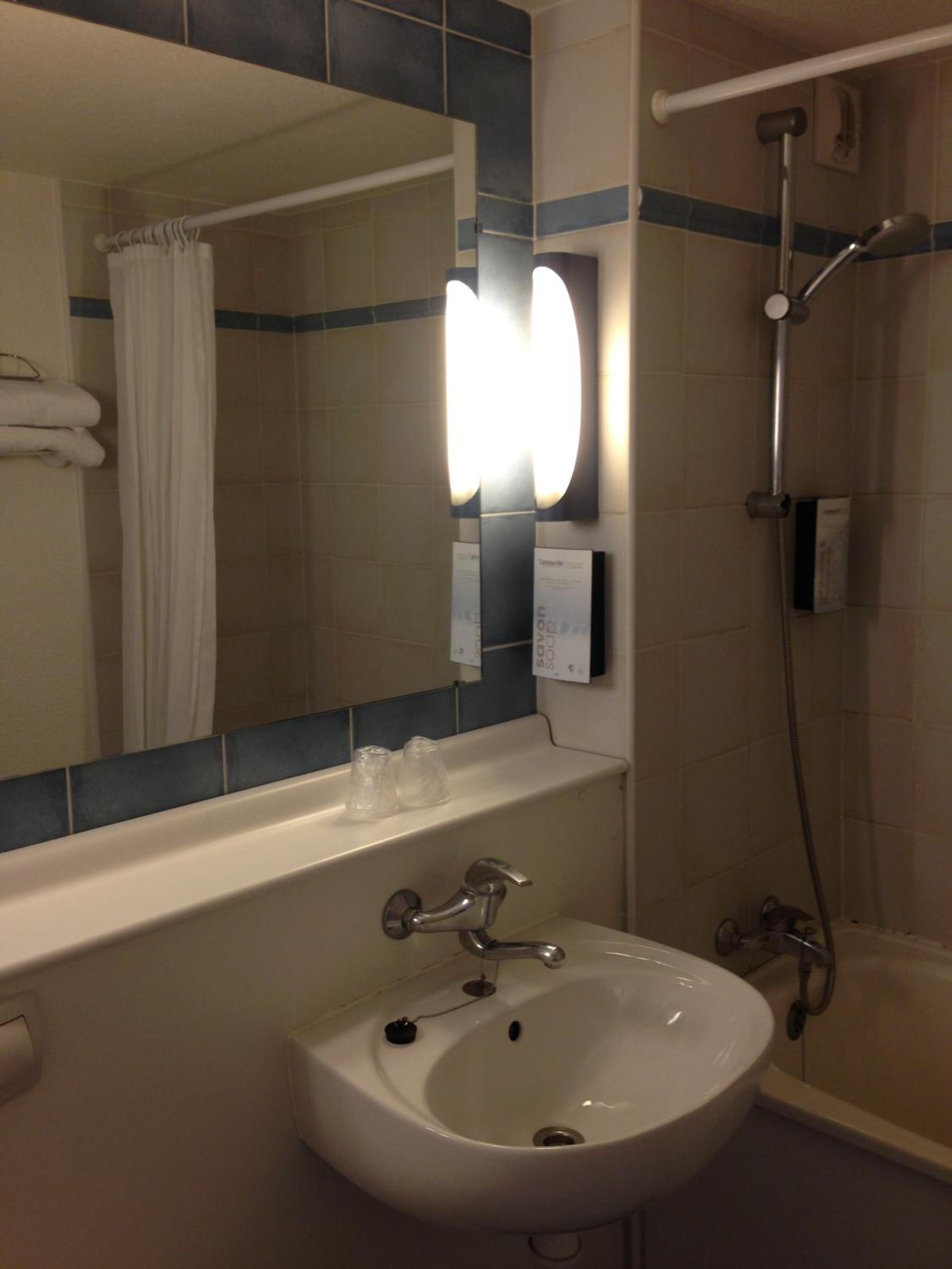 Double Room - Photo 6