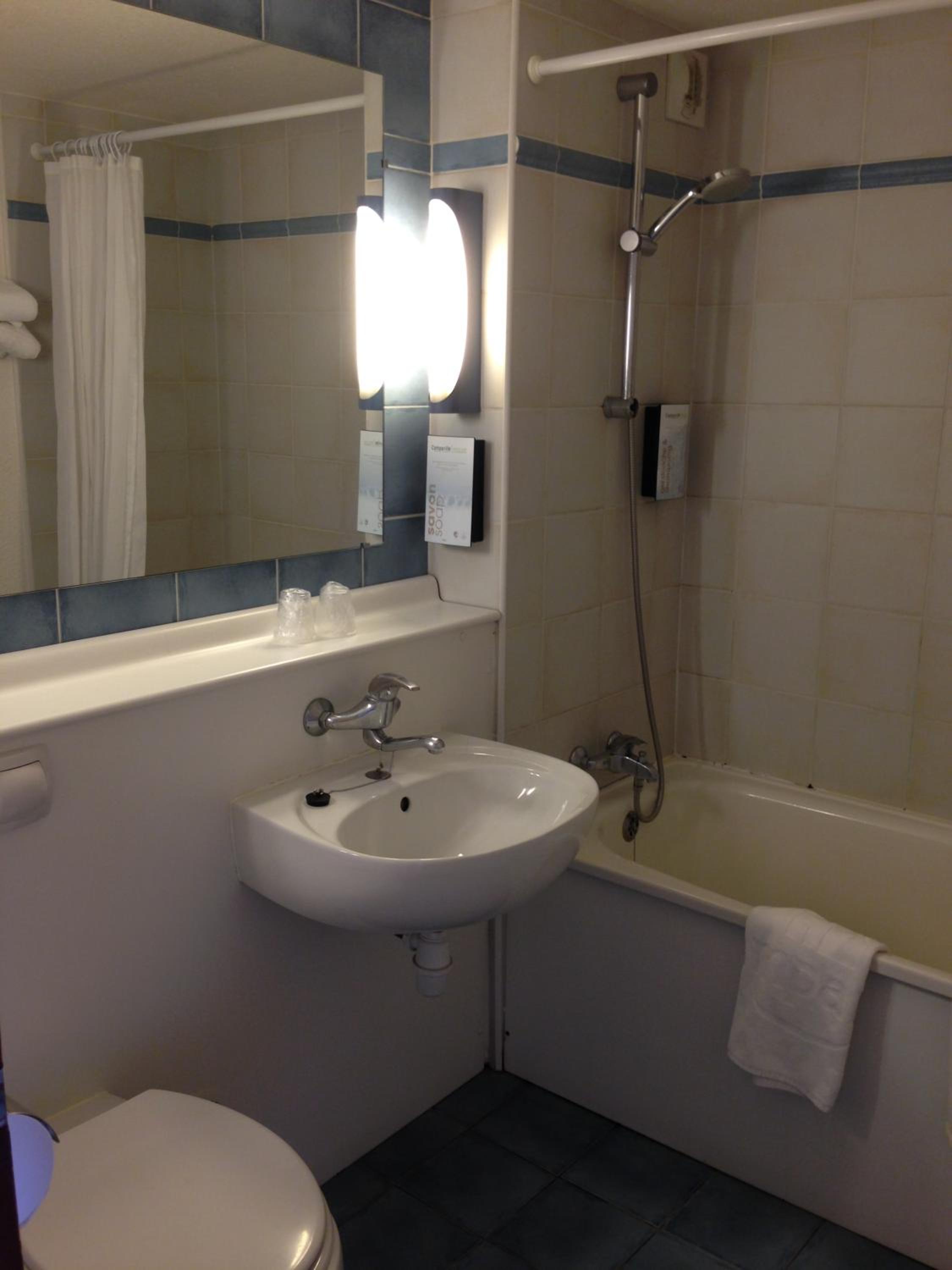 Double Room - Photo 5