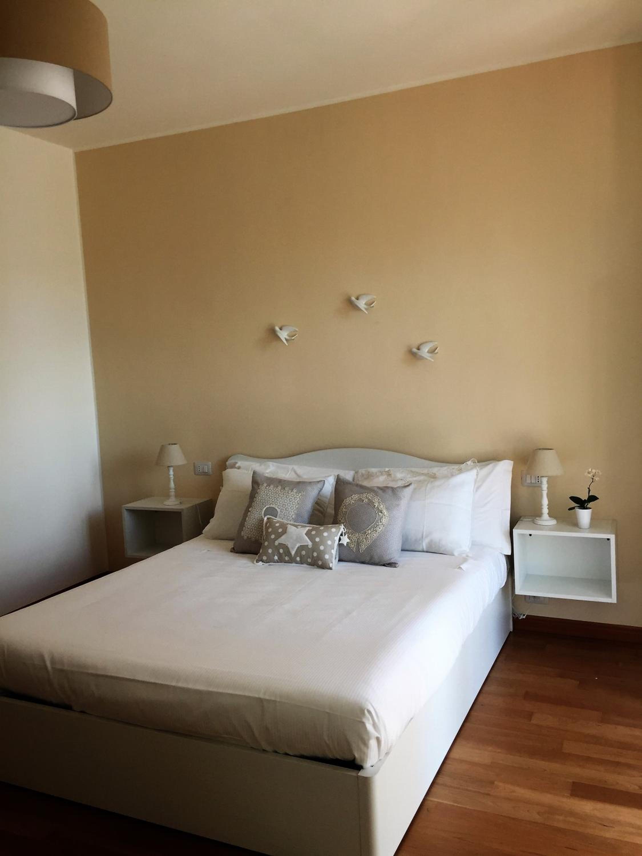 Double Room with Private Bathroom - Photo 6