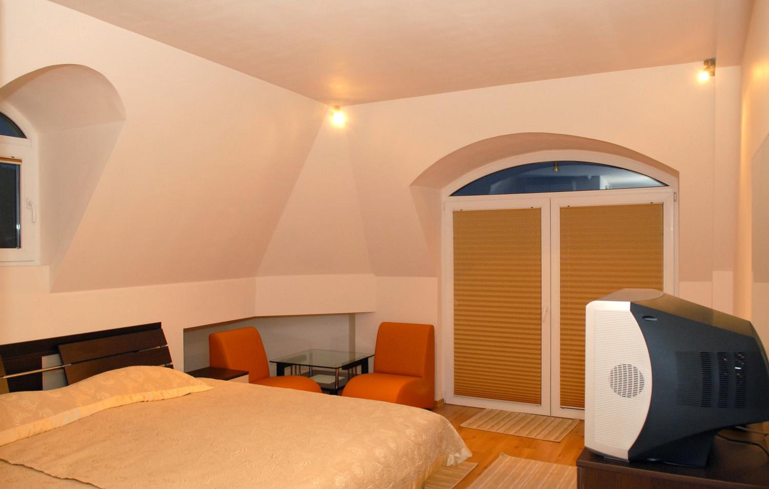Deluxe Double Room with Extra Bed (3 Adults) - Photo 1