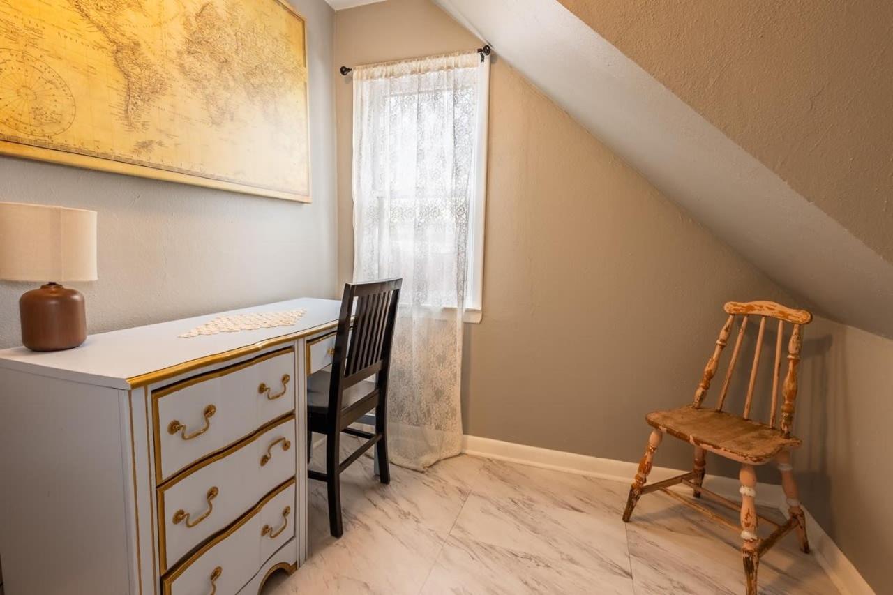 One-Bedroom Apartment - Photo 8
