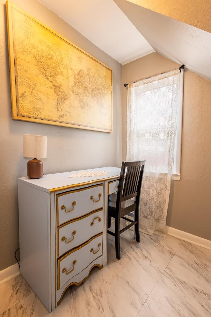 One-Bedroom Apartment - Photo 9