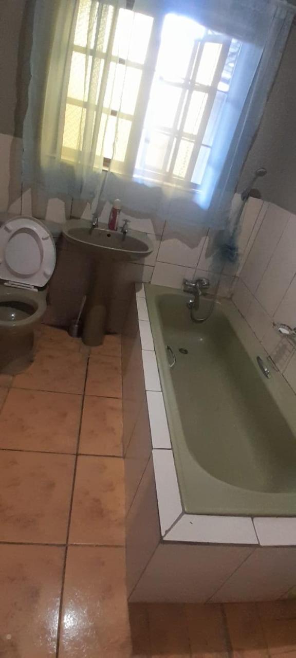 Budget Twin Room photo 1