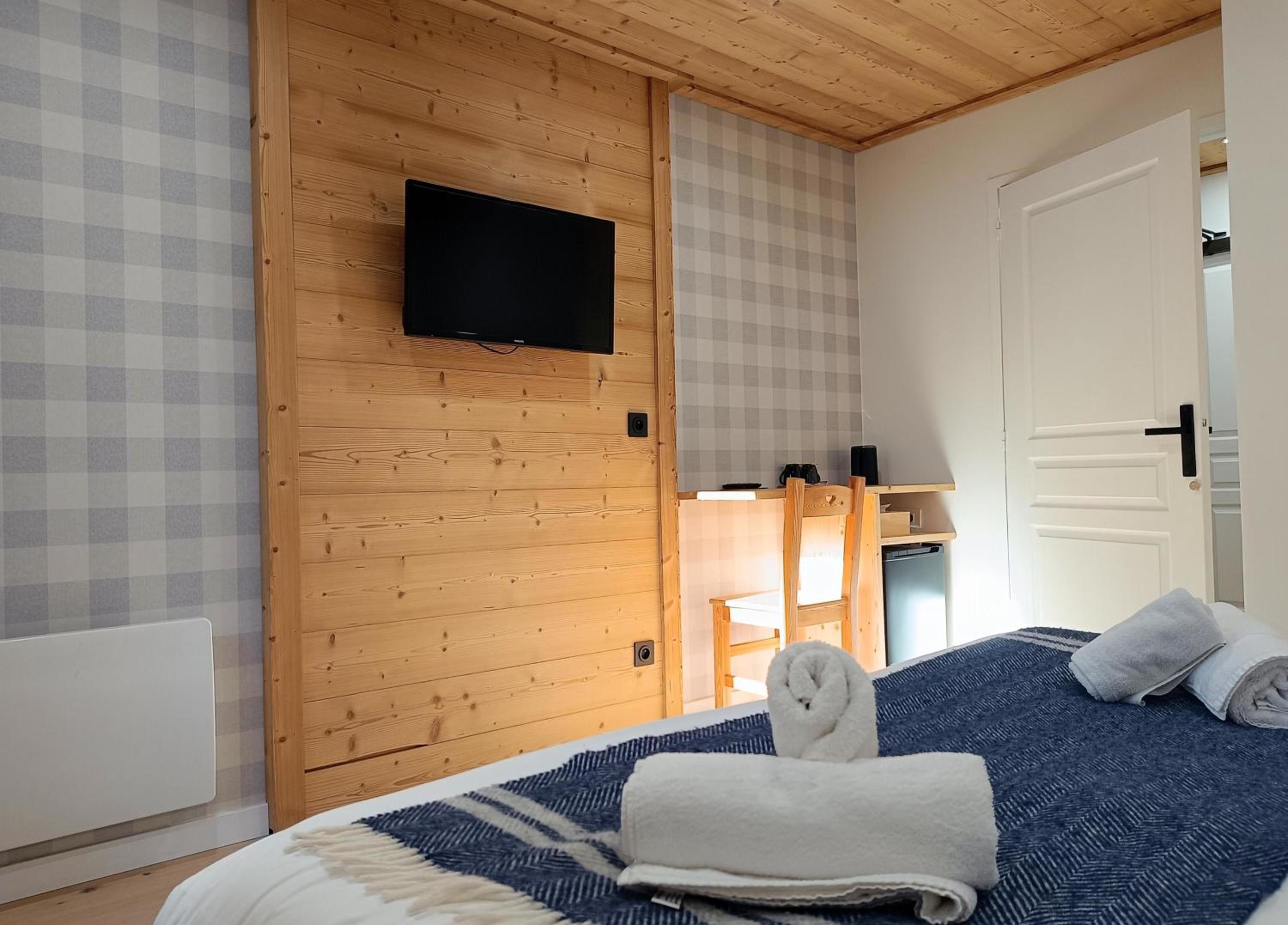 Deluxe King Room photo 2