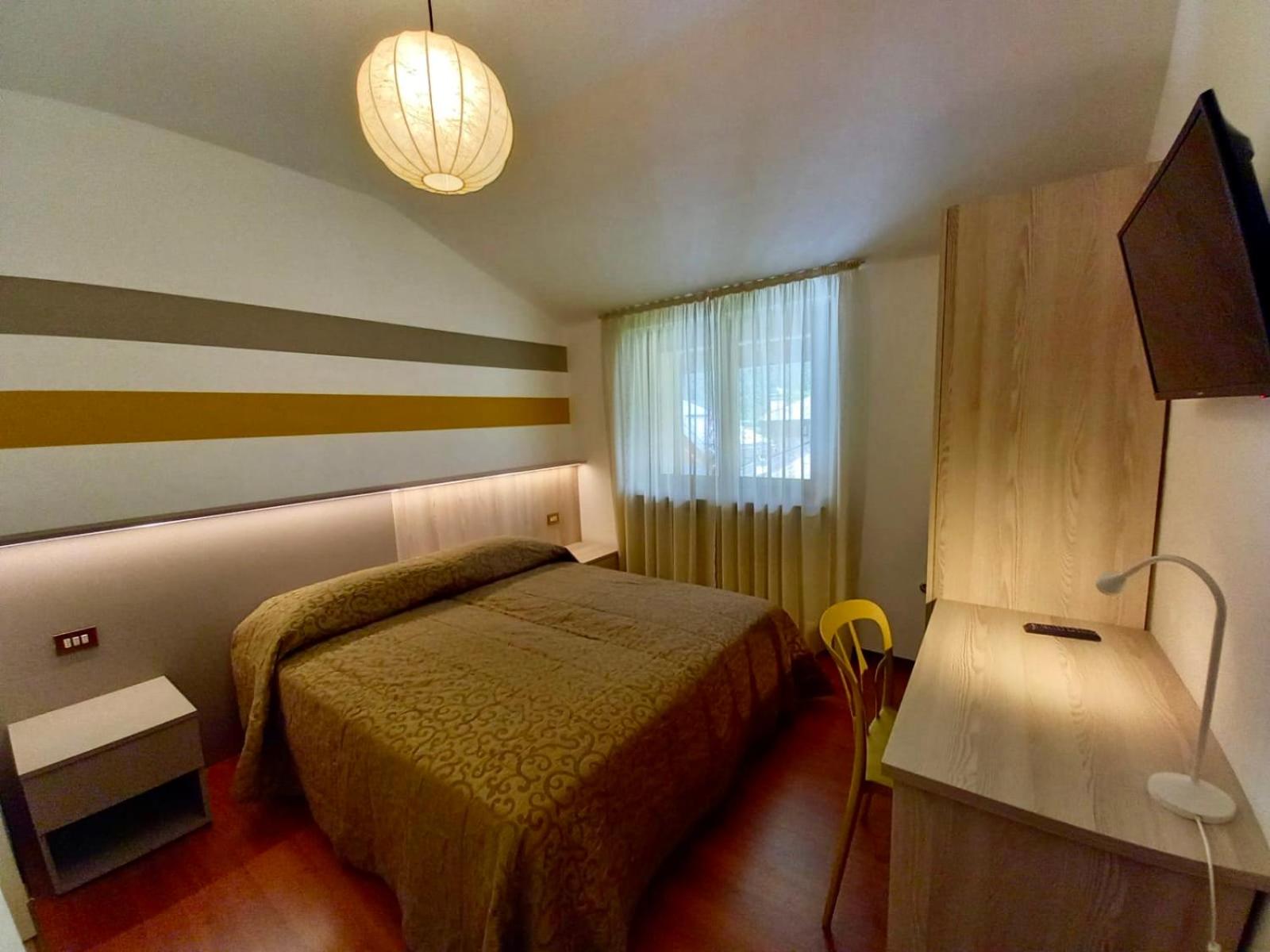Three-Bedroom Apartment with Mountain View photo 1