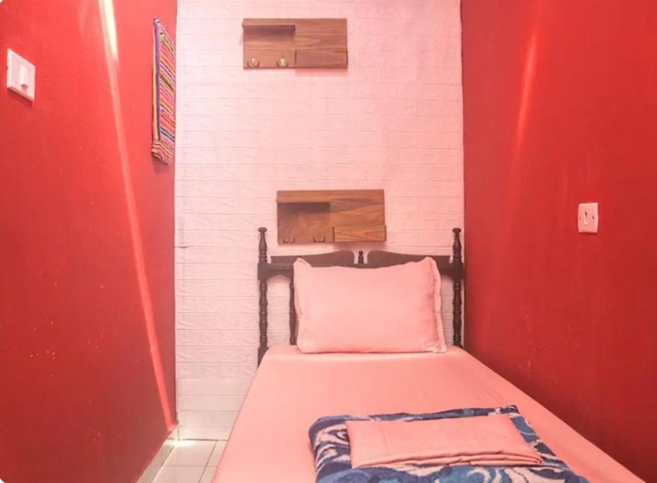 Budget Single Room photo 2