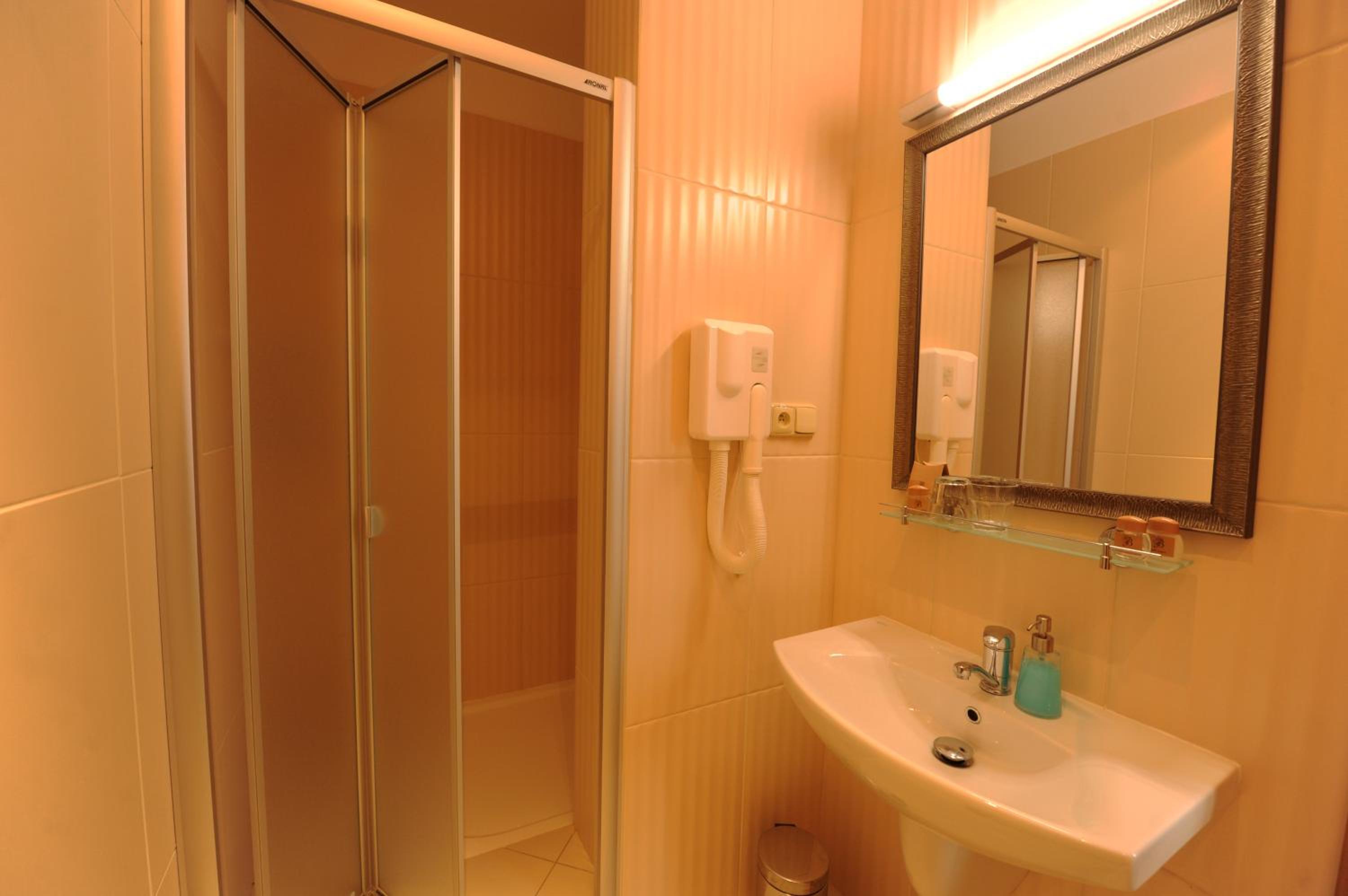 Standard Double or Twin Room photo 2