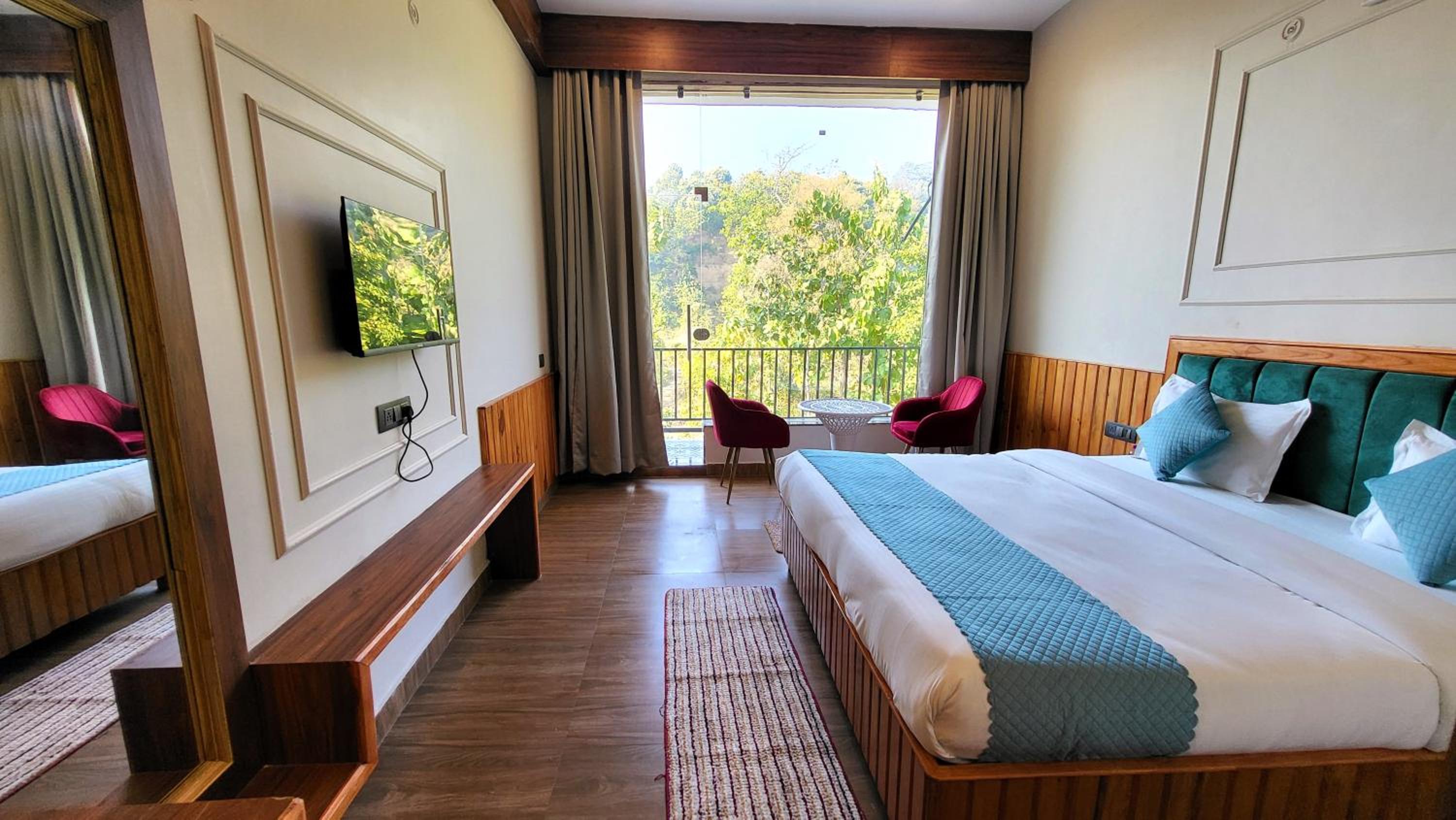 King Room with Balcony photo 2