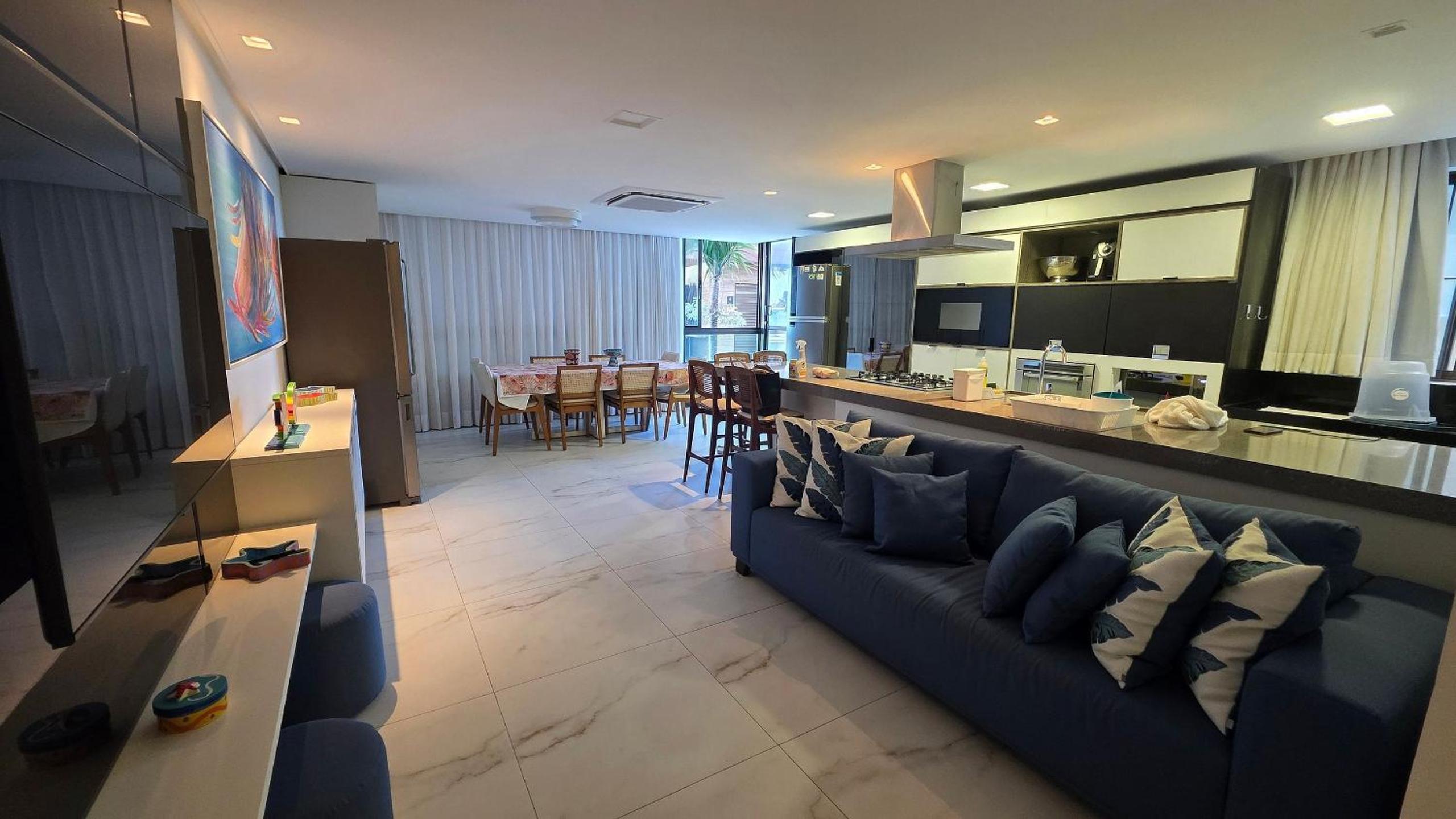 Three-Bedroom Apartment with Sea View photo 3
