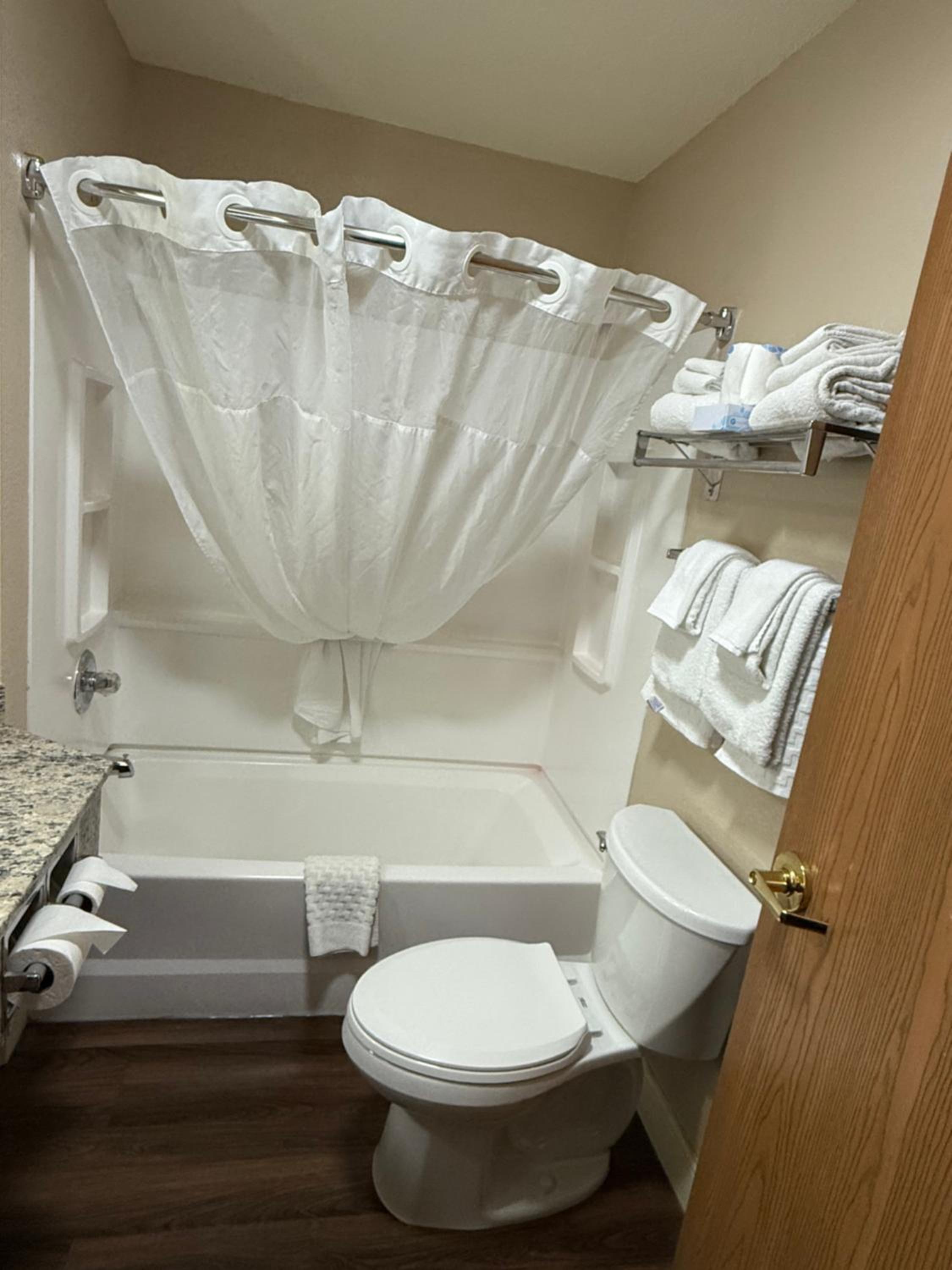 King Room with Whirlpool - Non-Smoking
