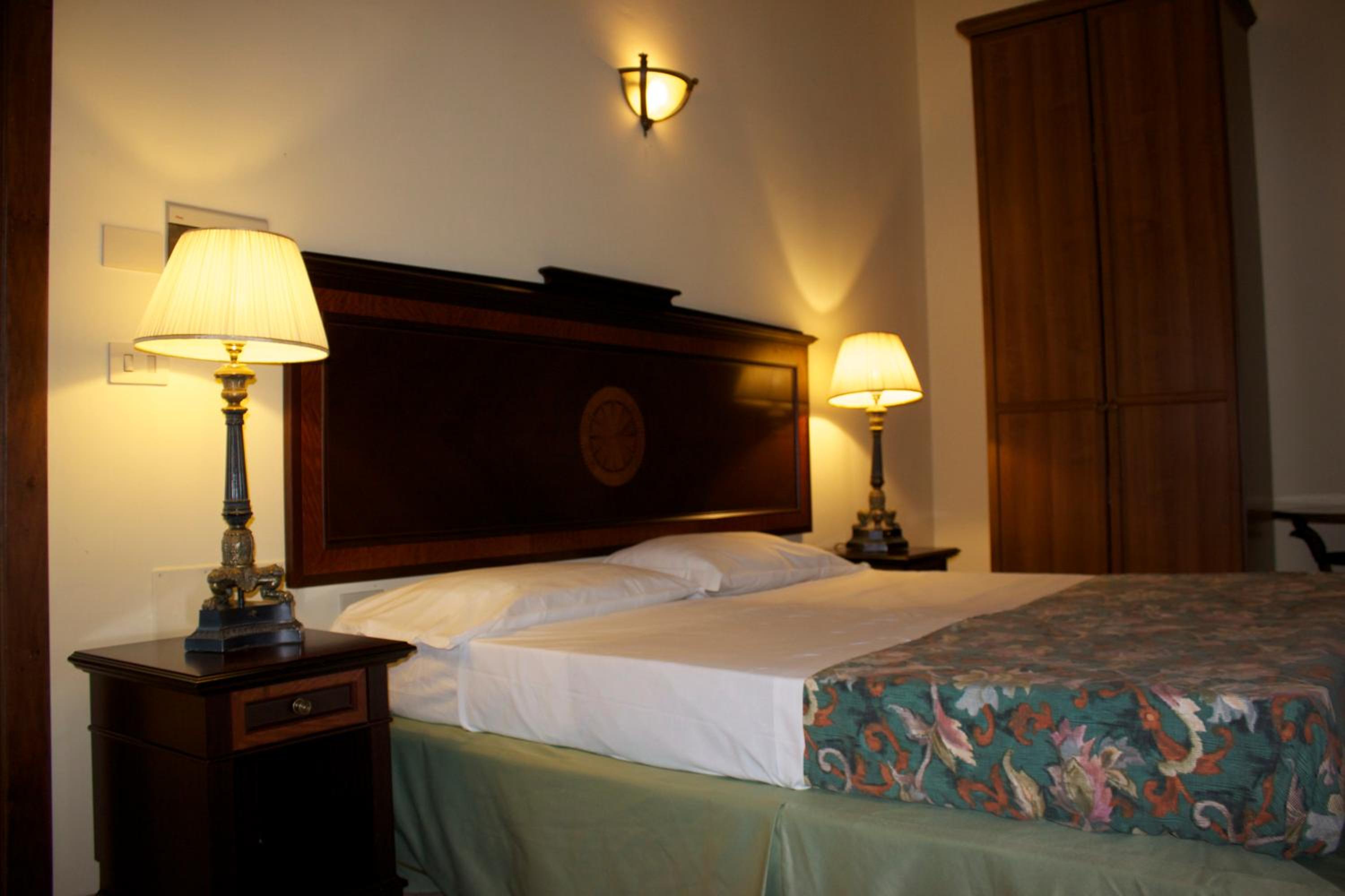Double Room - Photo 5