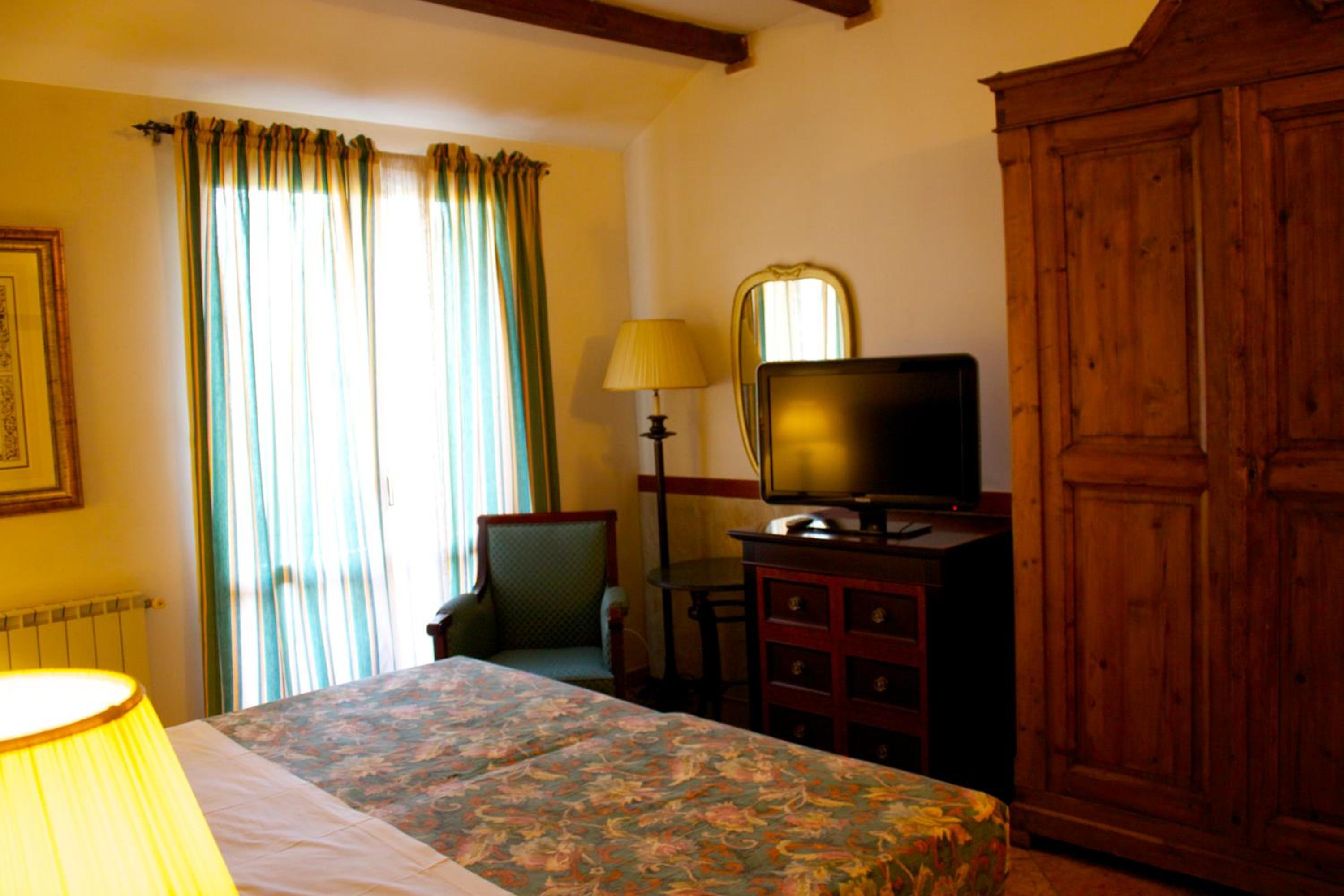 Double Room - Photo 8