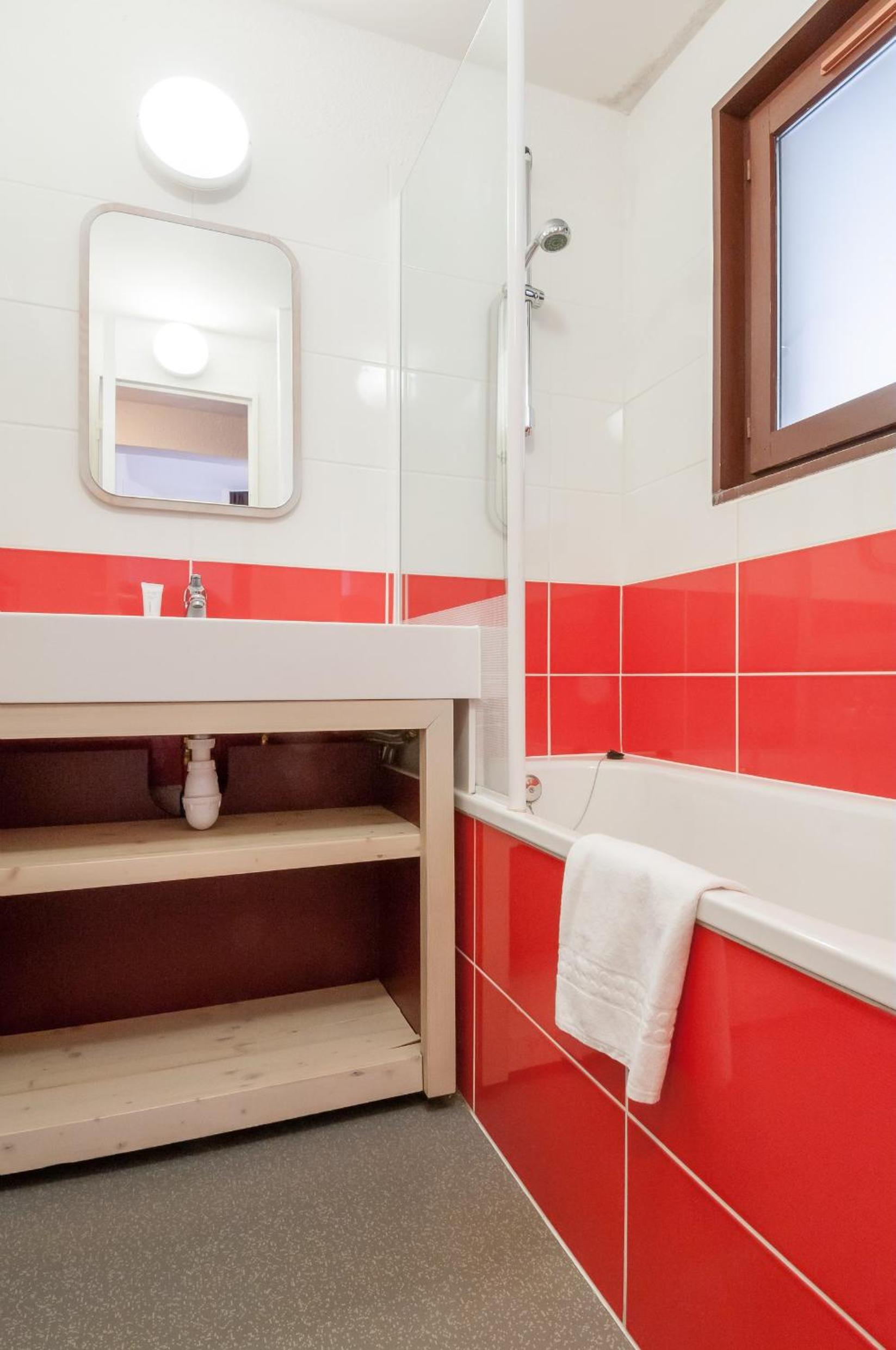 Select One-Bedroom Apartment (7 People) photo 3