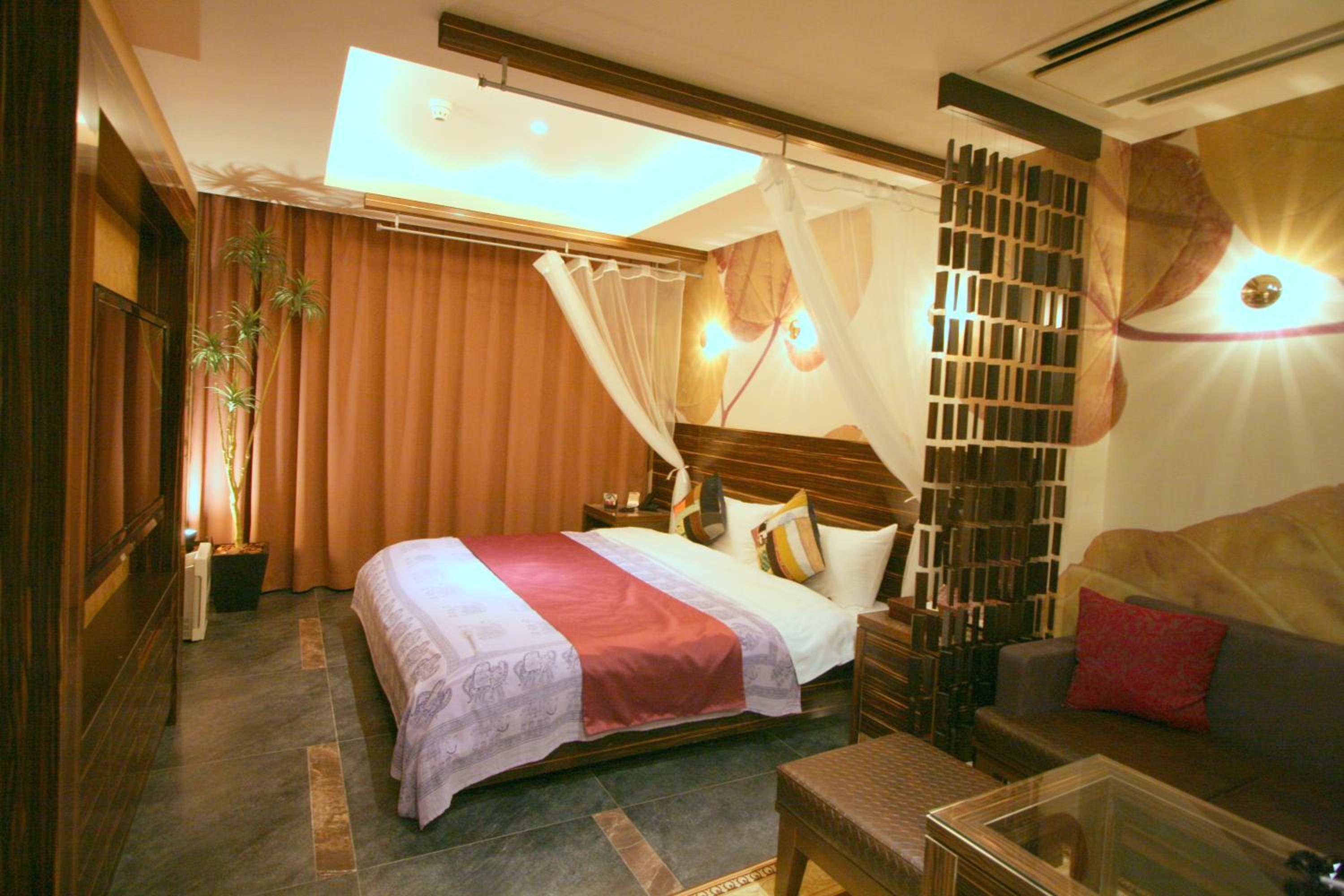 Standard Double Room - Photo 9