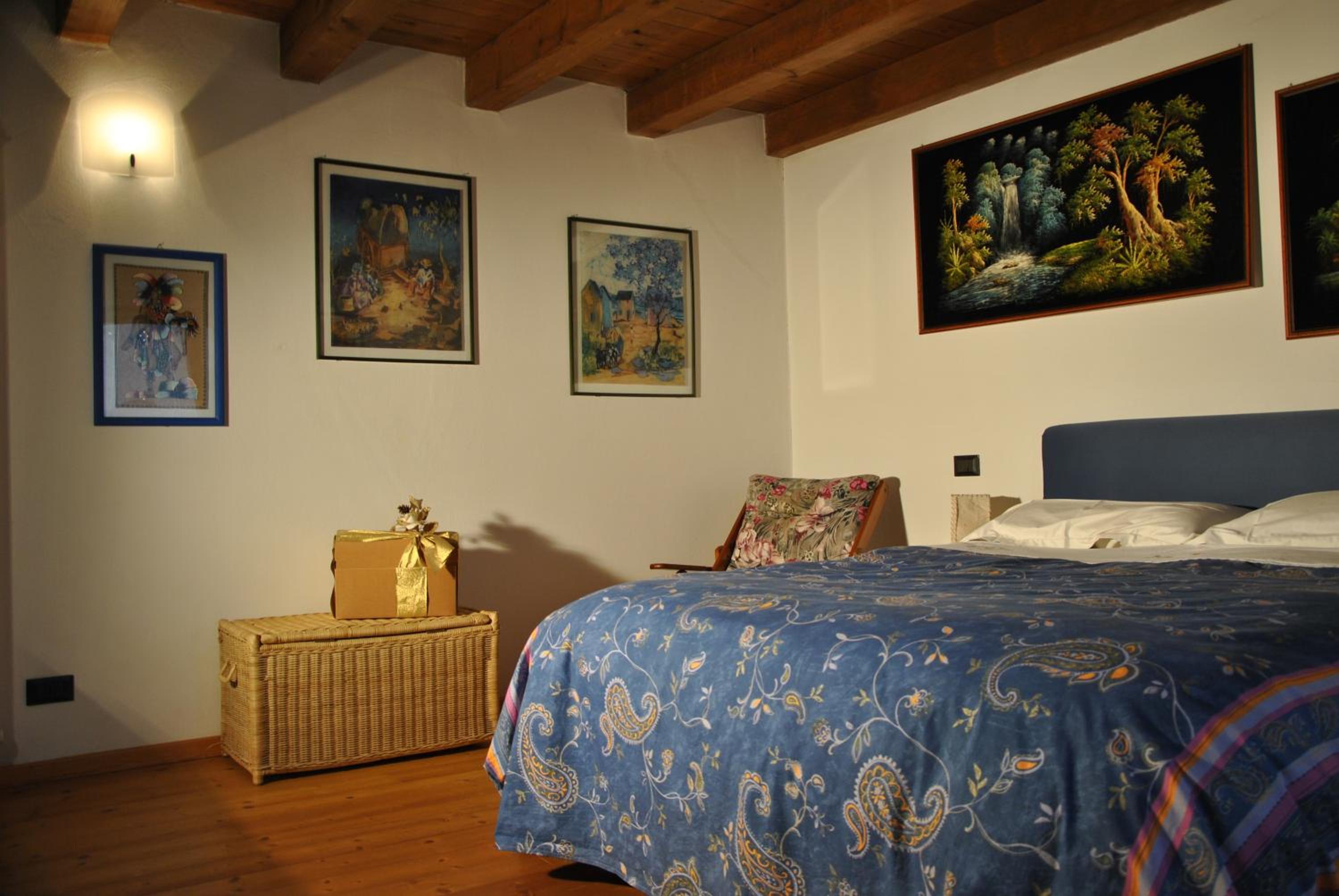 Triple Room with Private Bathroom - Photo 2