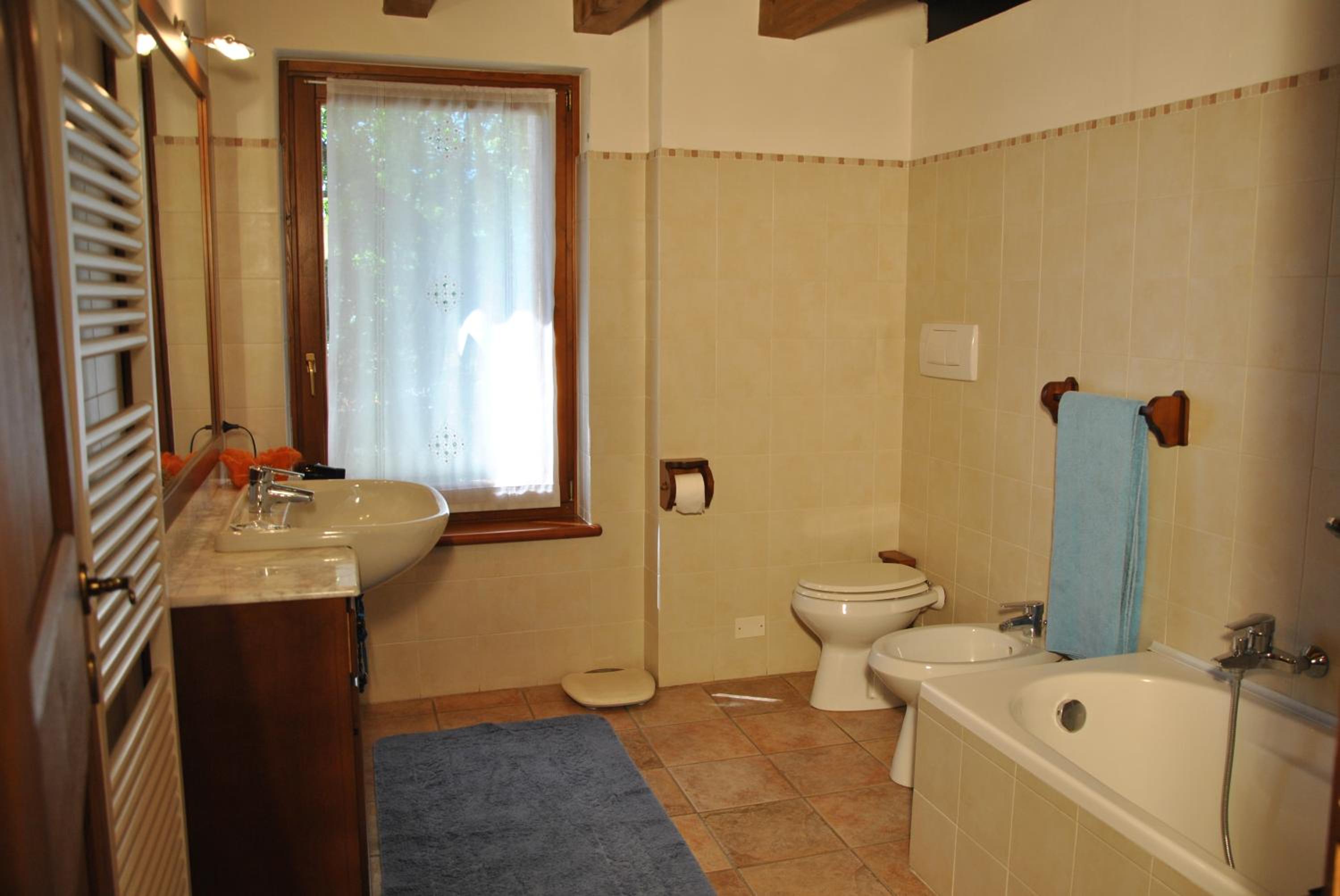 Triple Room with Private Bathroom - Photo 14